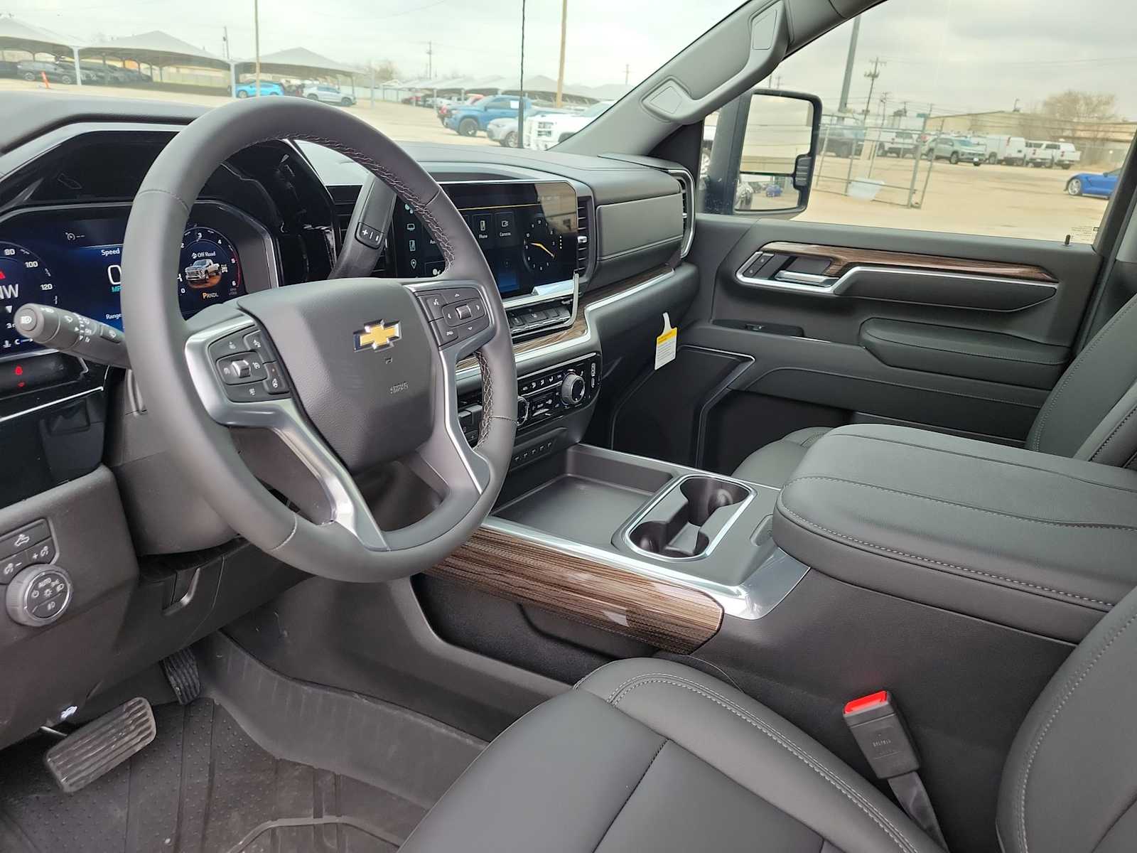 Thumbnail: 2026 Chevrolet Silverado 3500 - 10