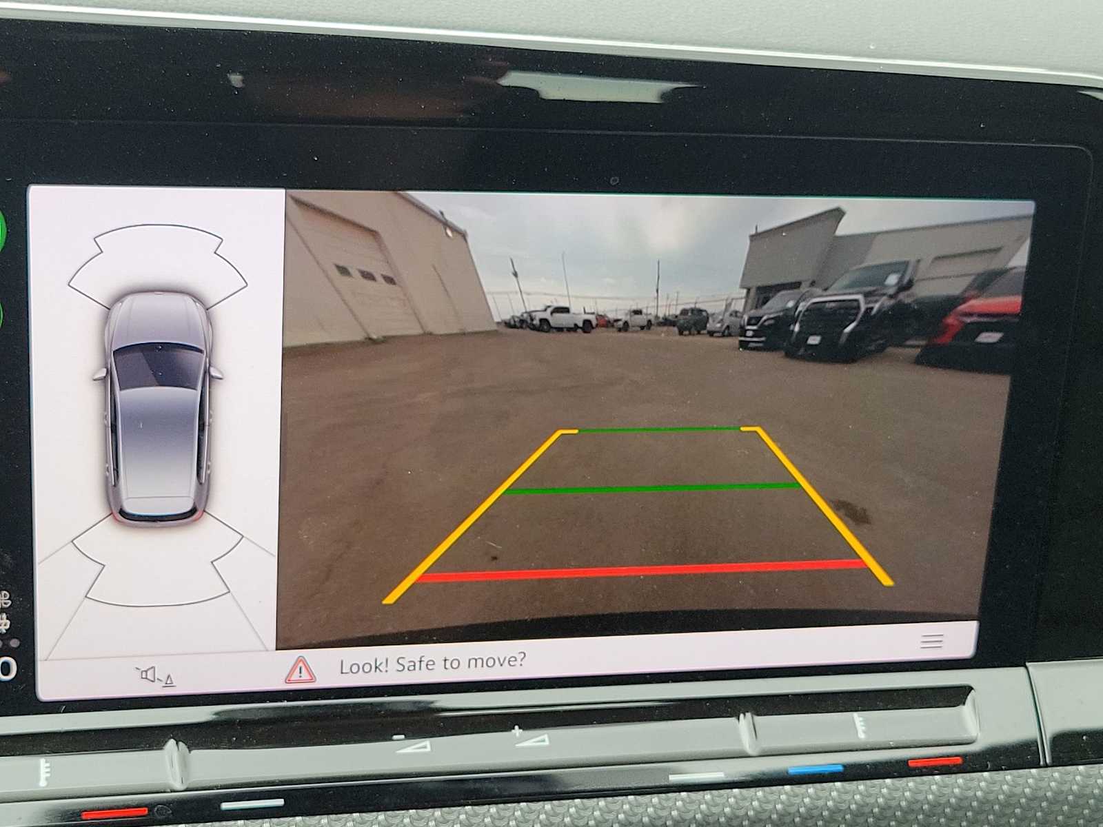 Thumbnail: 2022 Volkswagen Golf - 24