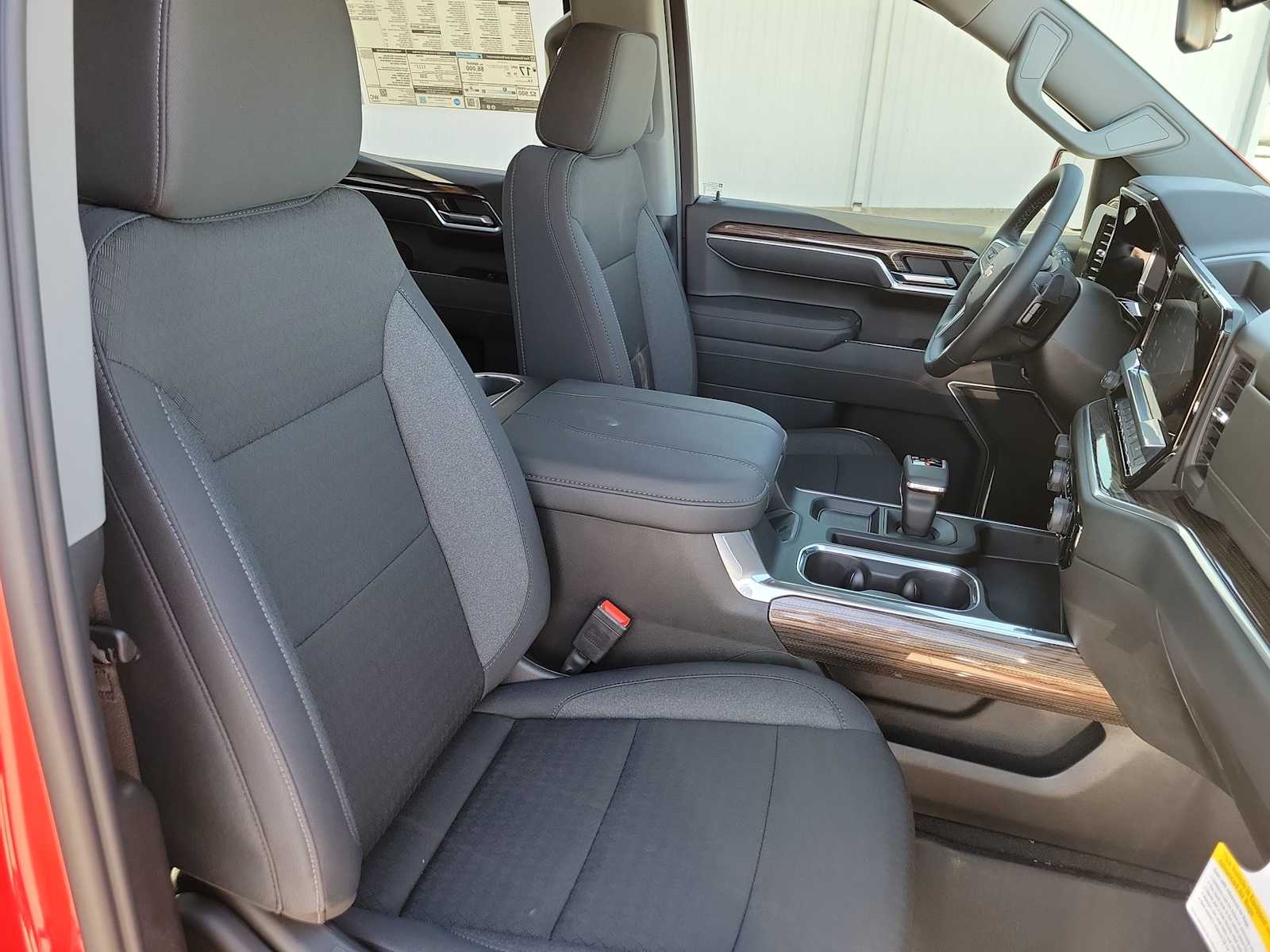 Thumbnail: 2026 Chevrolet Silverado 1500 - 22