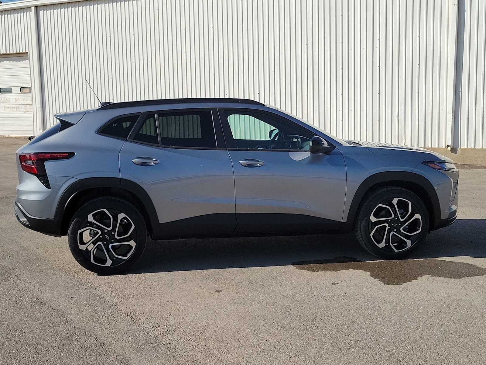 Thumbnail: 2026 Chevrolet Trax - 9