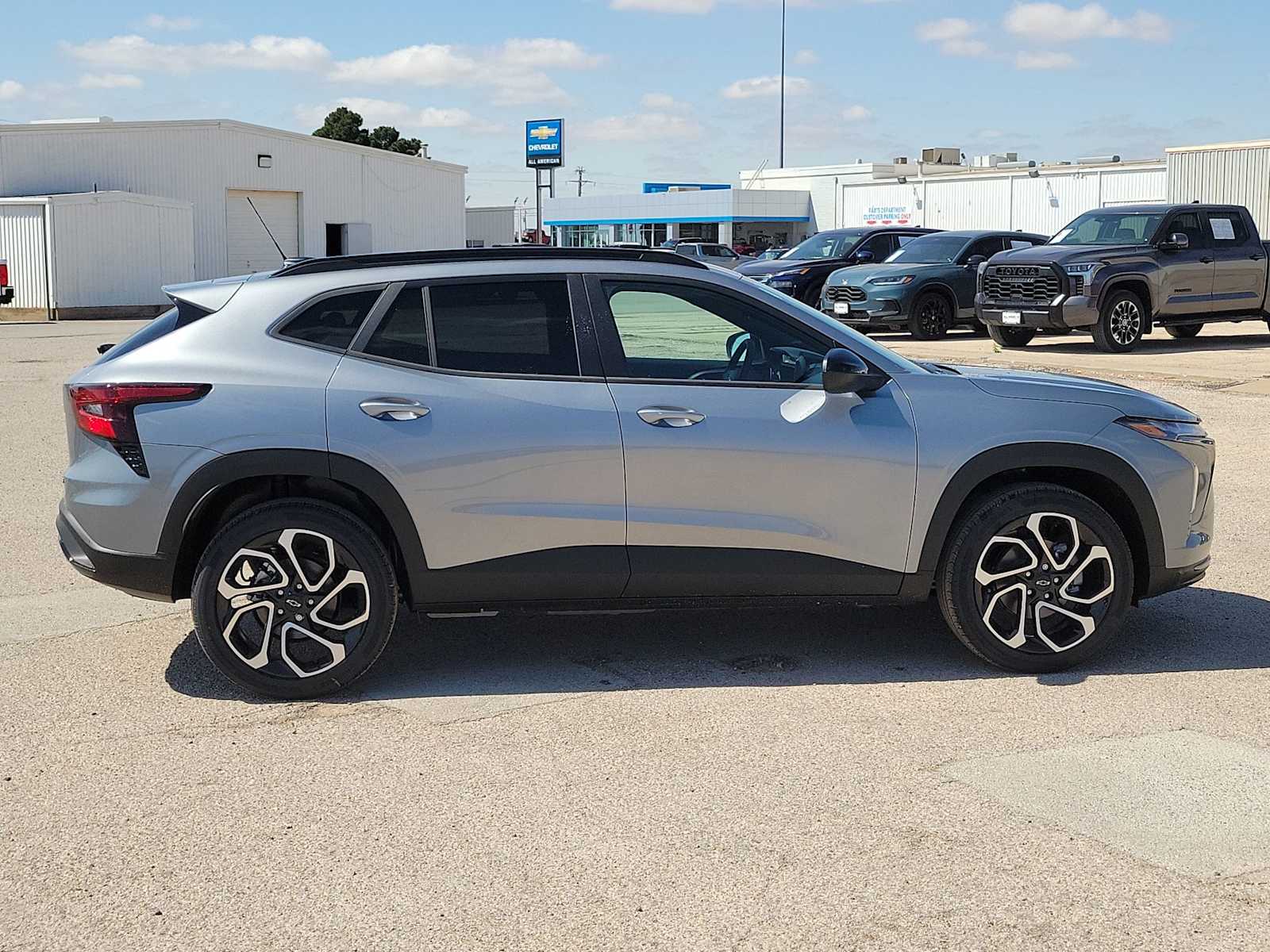 Thumbnail: 2026 Chevrolet Trax - 9