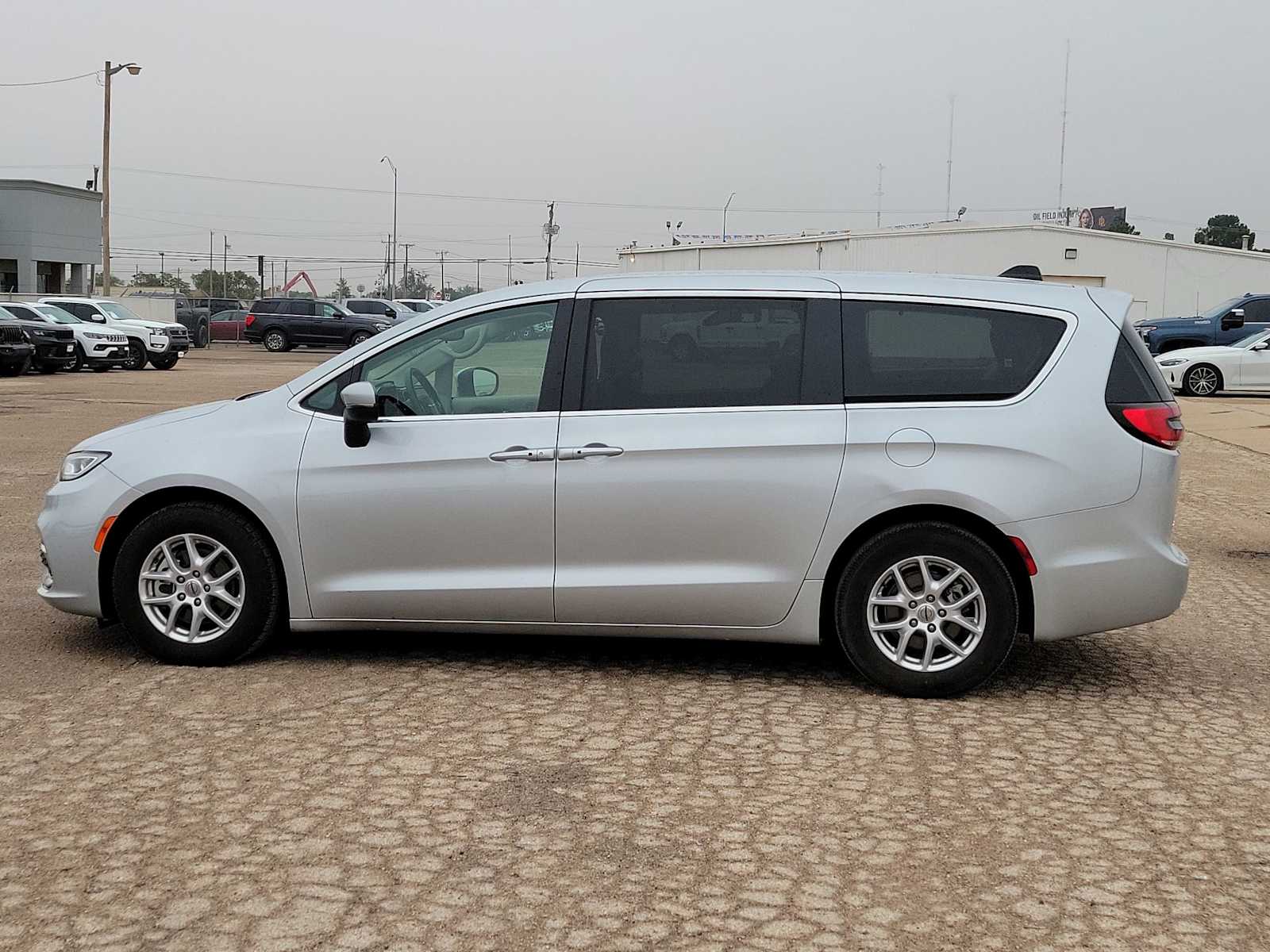 Thumbnail: 2023 Chrysler Pacifica - 5