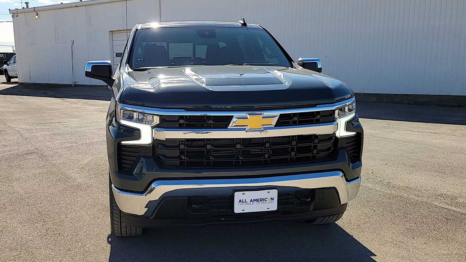 Thumbnail: 2026 Chevrolet Silverado 1500 - 3