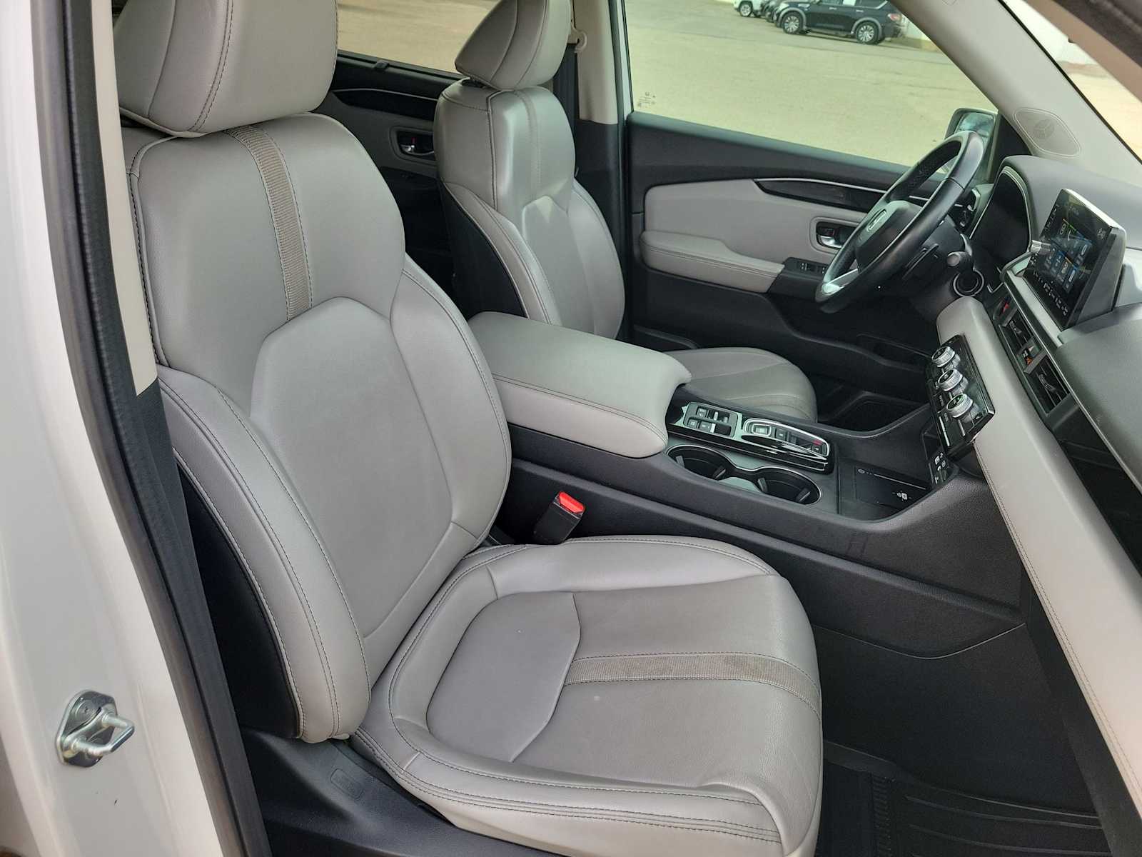 Thumbnail: 2023 Honda Pilot - 18