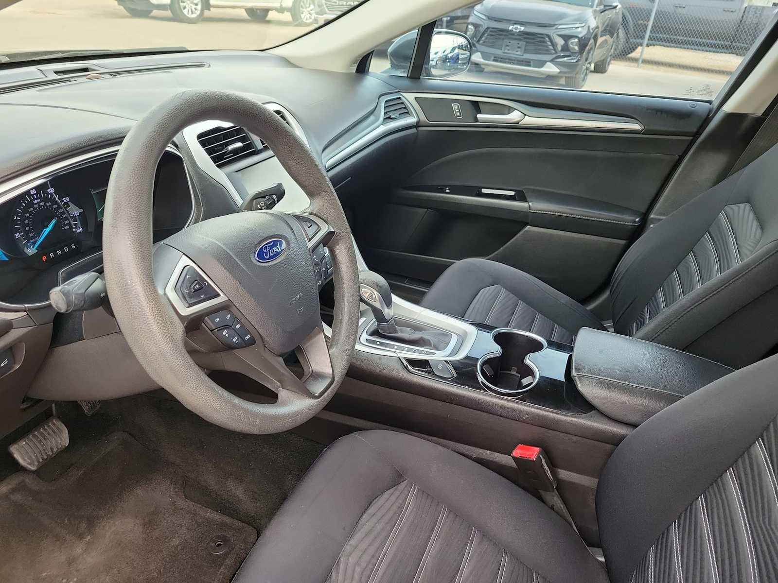 Thumbnail: 2016 Ford Fusion - 10