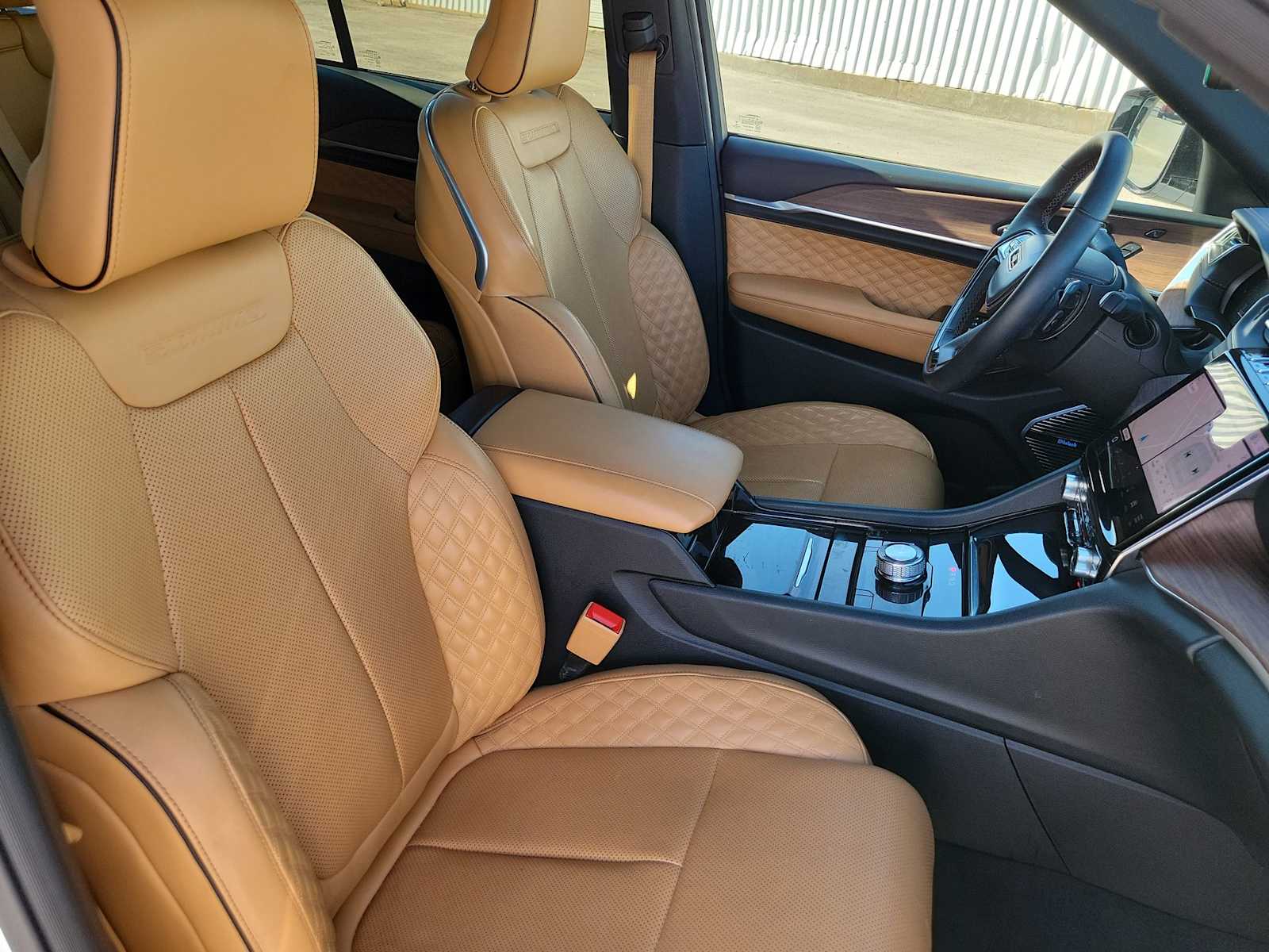 Thumbnail: 2022 Jeep Grand Cherokee - 22