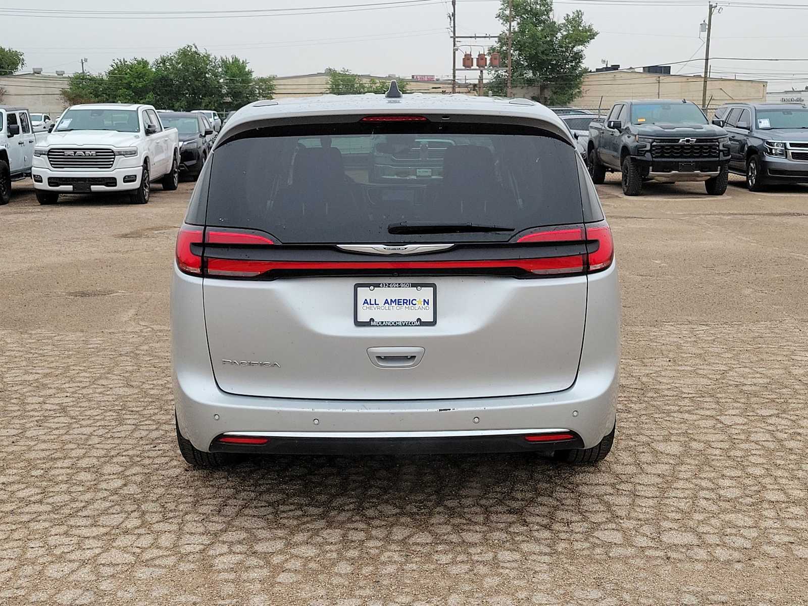 Thumbnail: 2023 Chrysler Pacifica - 7