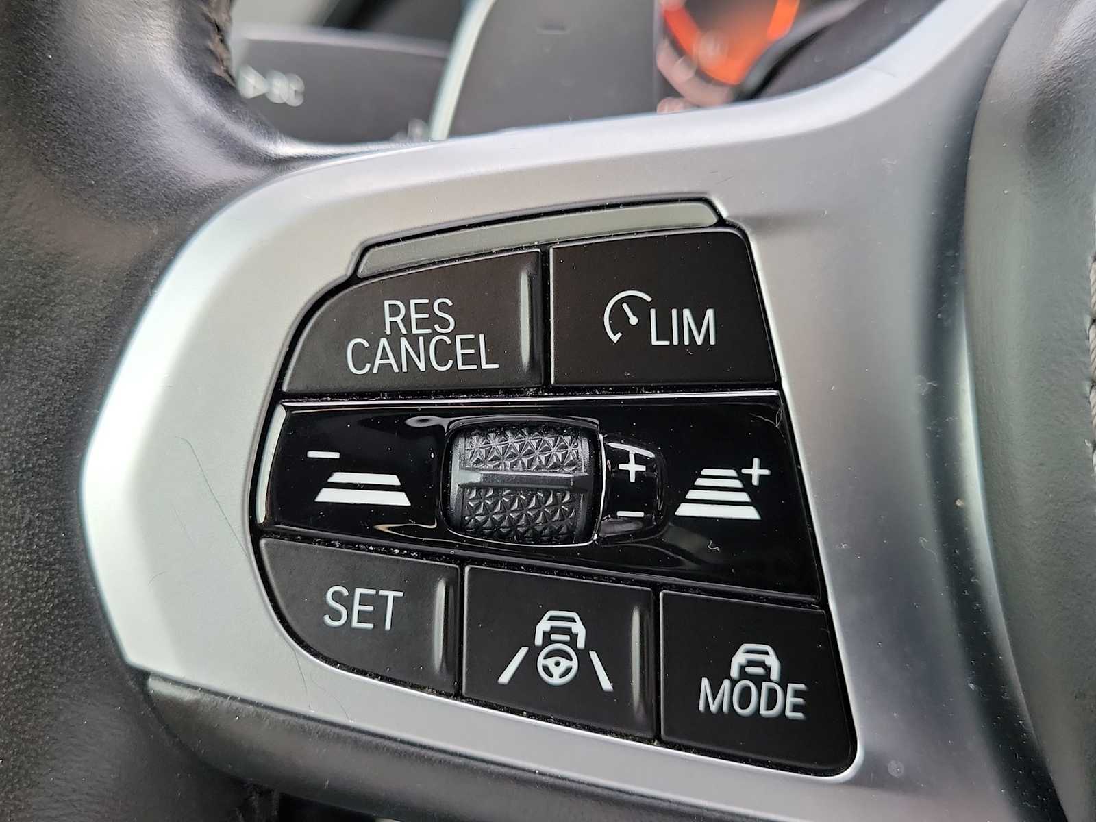 Thumbnail: 2019 BMW X7 - 23
