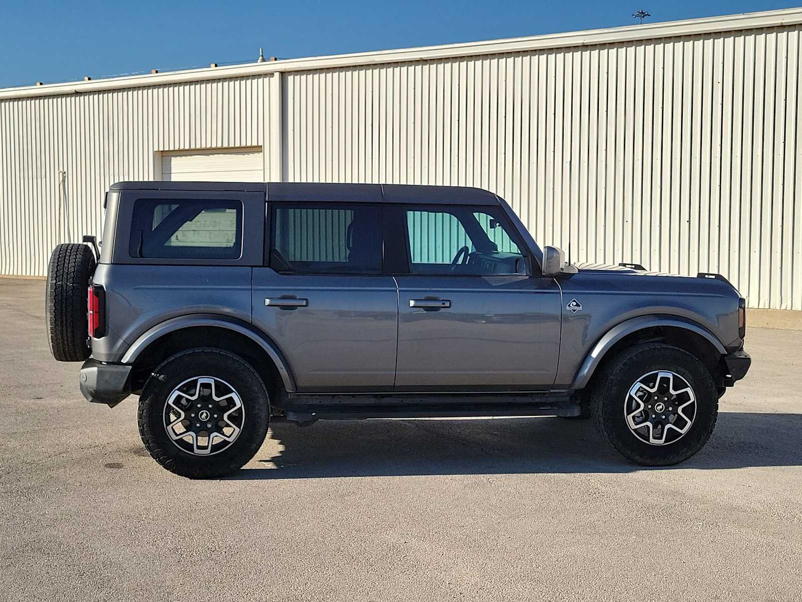 Thumbnail: 2022 Ford Bronco - 9