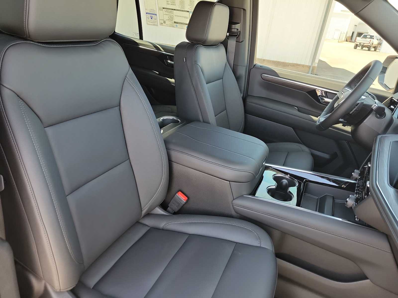 Thumbnail: 2026 Chevrolet Tahoe - 22