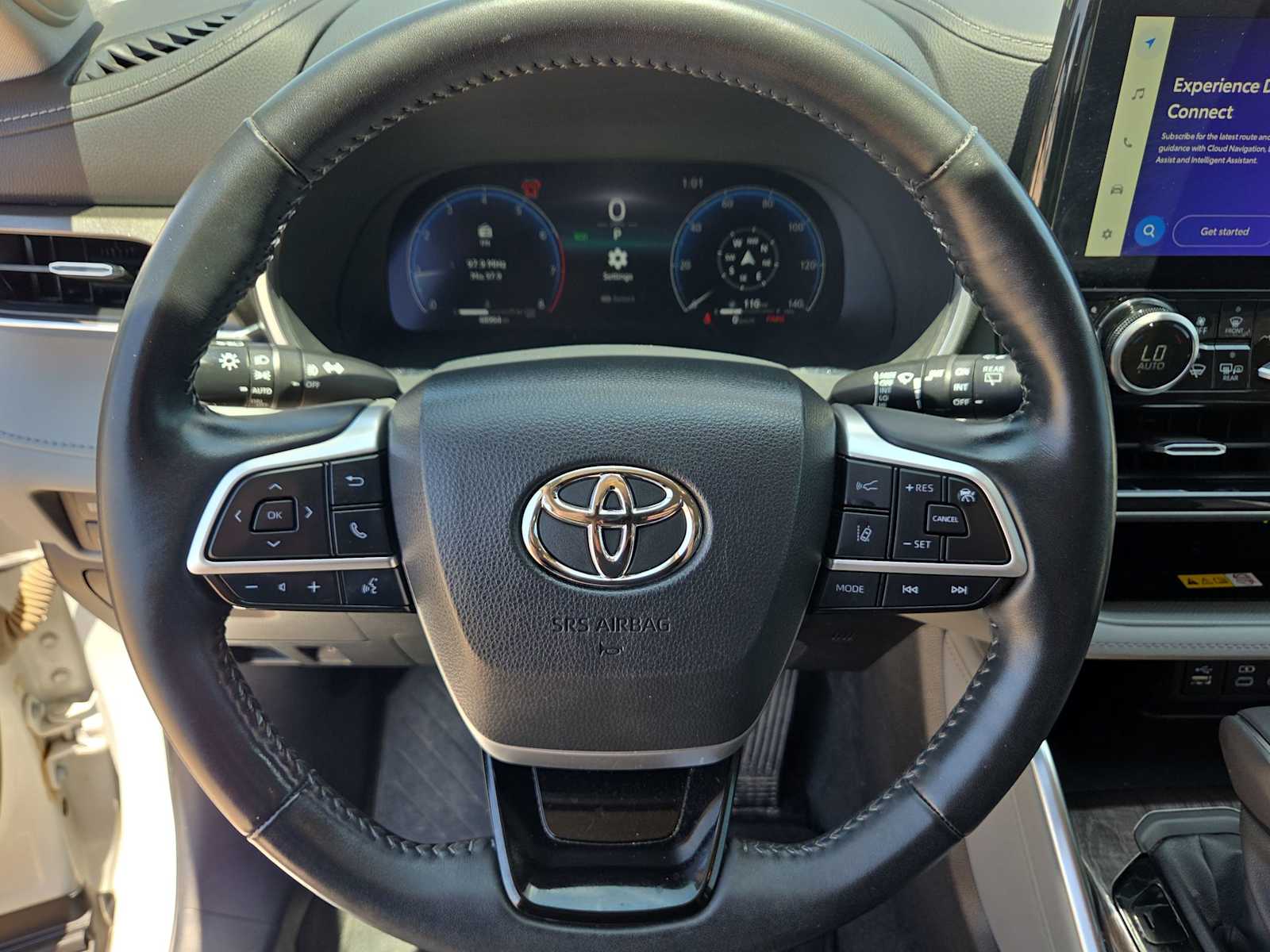 Thumbnail: 2023 Toyota Highlander - 19