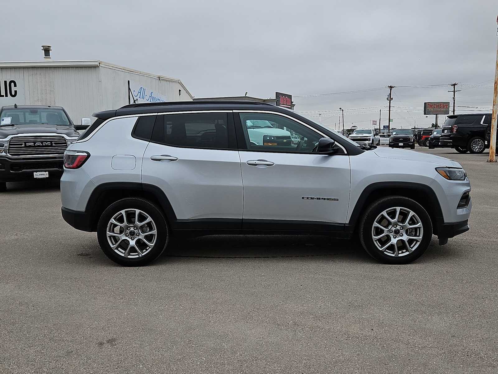 Thumbnail: 2025 Jeep Compass - 9