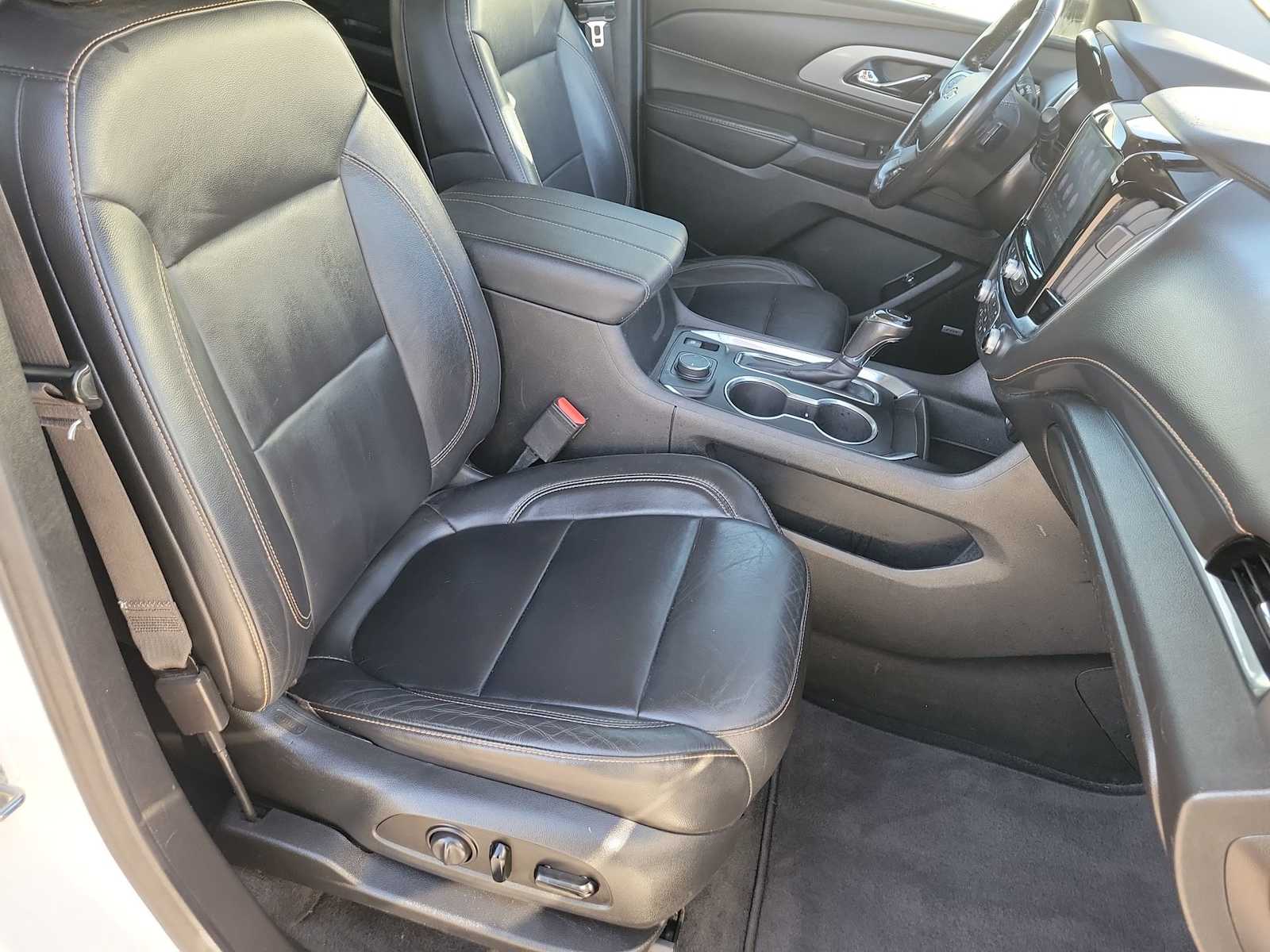 Thumbnail: 2020 Chevrolet Traverse - 17