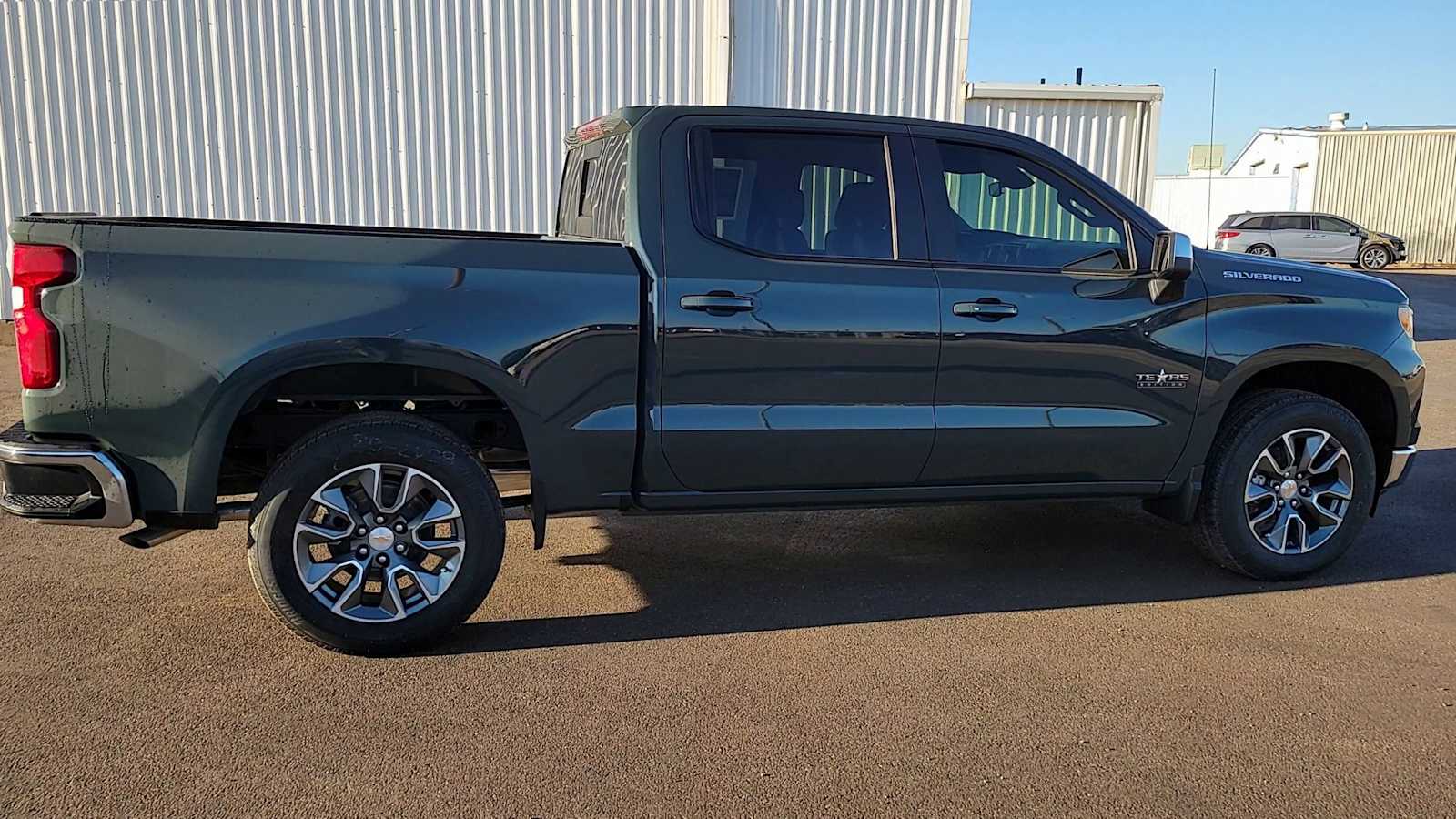 Thumbnail: 2026 Chevrolet Silverado 1500 - 9