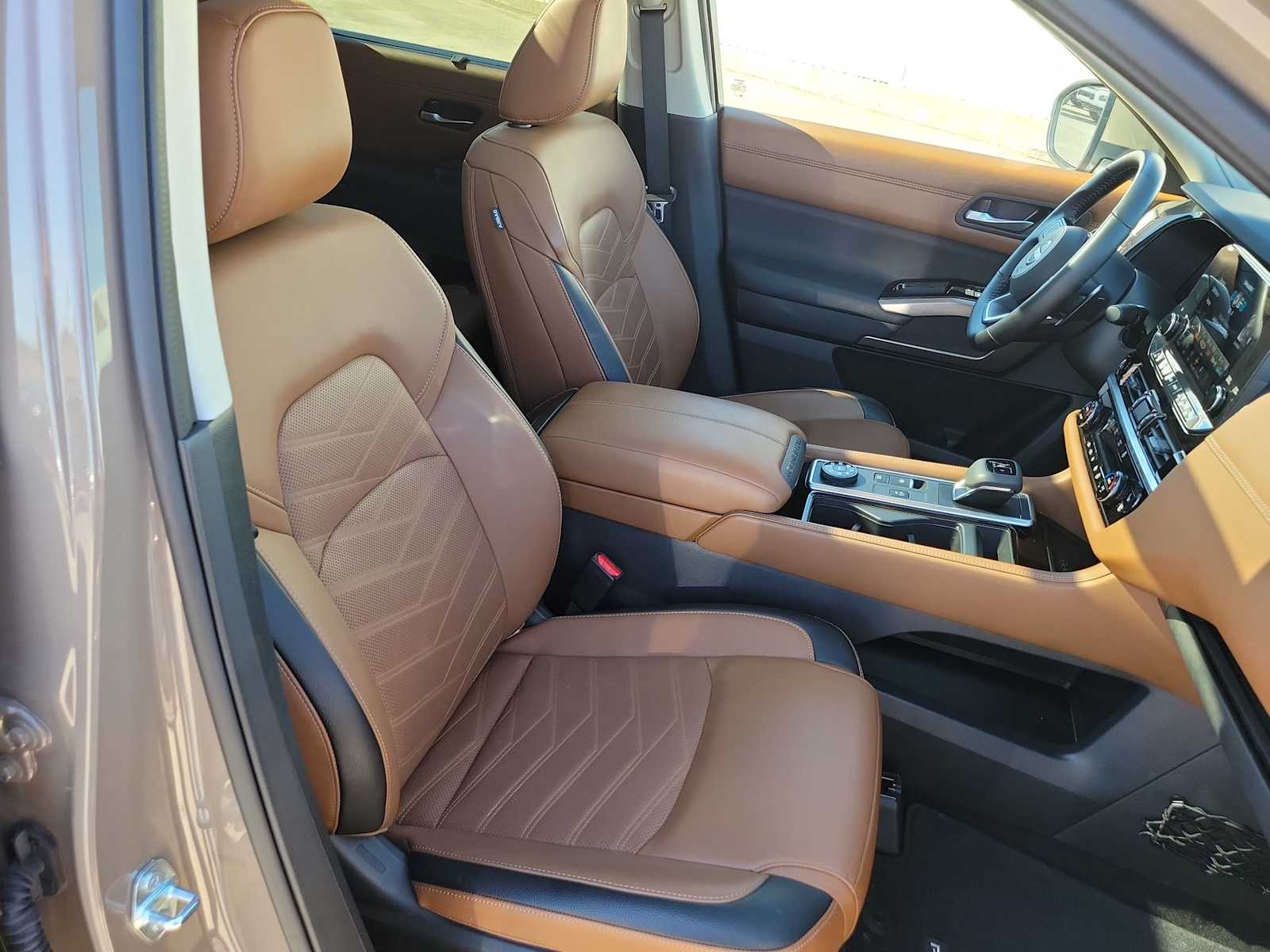 Thumbnail: 2025 Nissan Pathfinder - 18