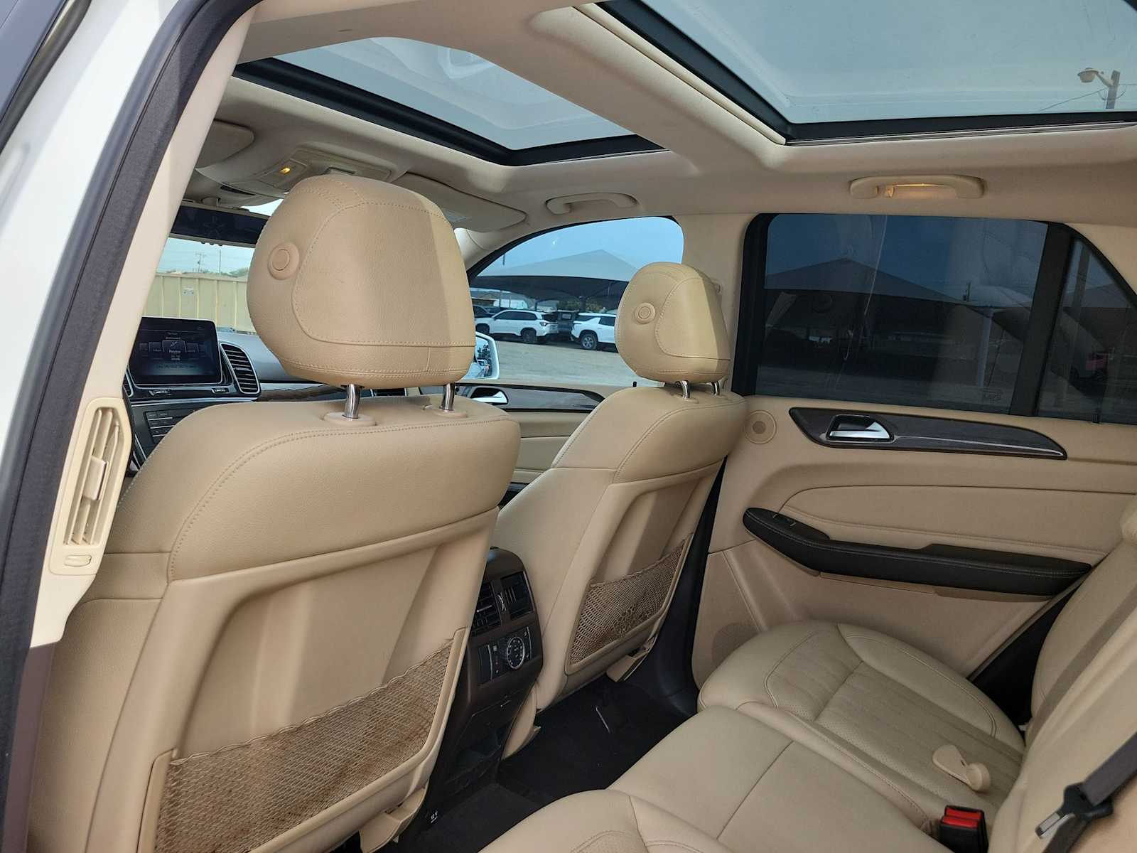 Thumbnail: 2016 Mercedes-Benz GLE - 16