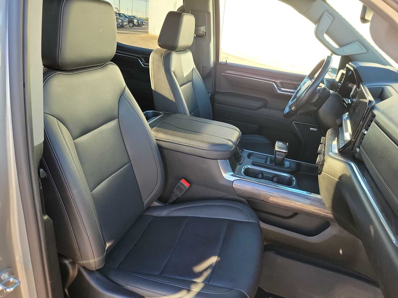 Thumbnail: 2023 Chevrolet Silverado 1500 - 18