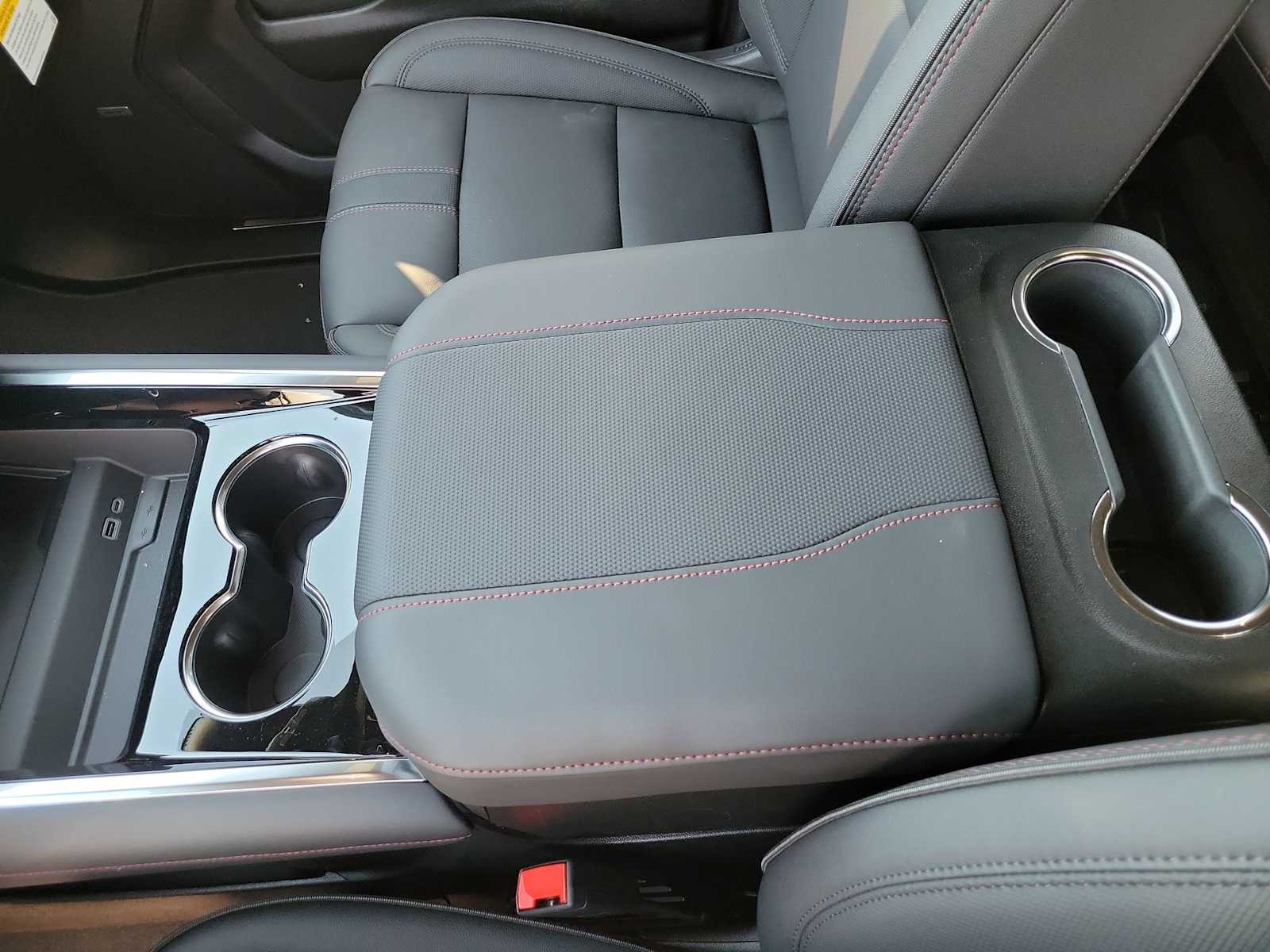 Thumbnail: 2026 Chevrolet Suburban - 24