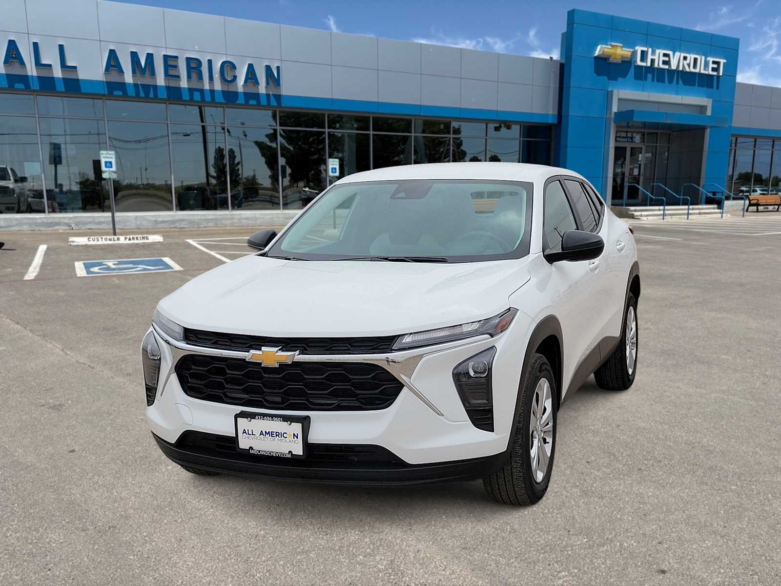 Thumbnail: 2024 Chevrolet Trax - 1