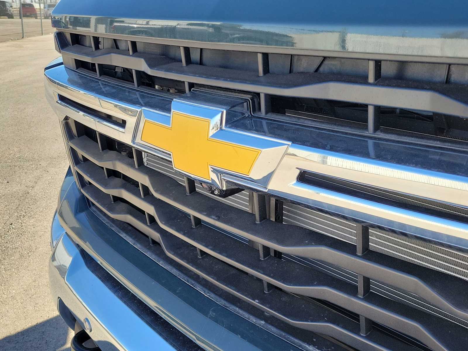 Thumbnail: 2026 Chevrolet Silverado 3500 - 17