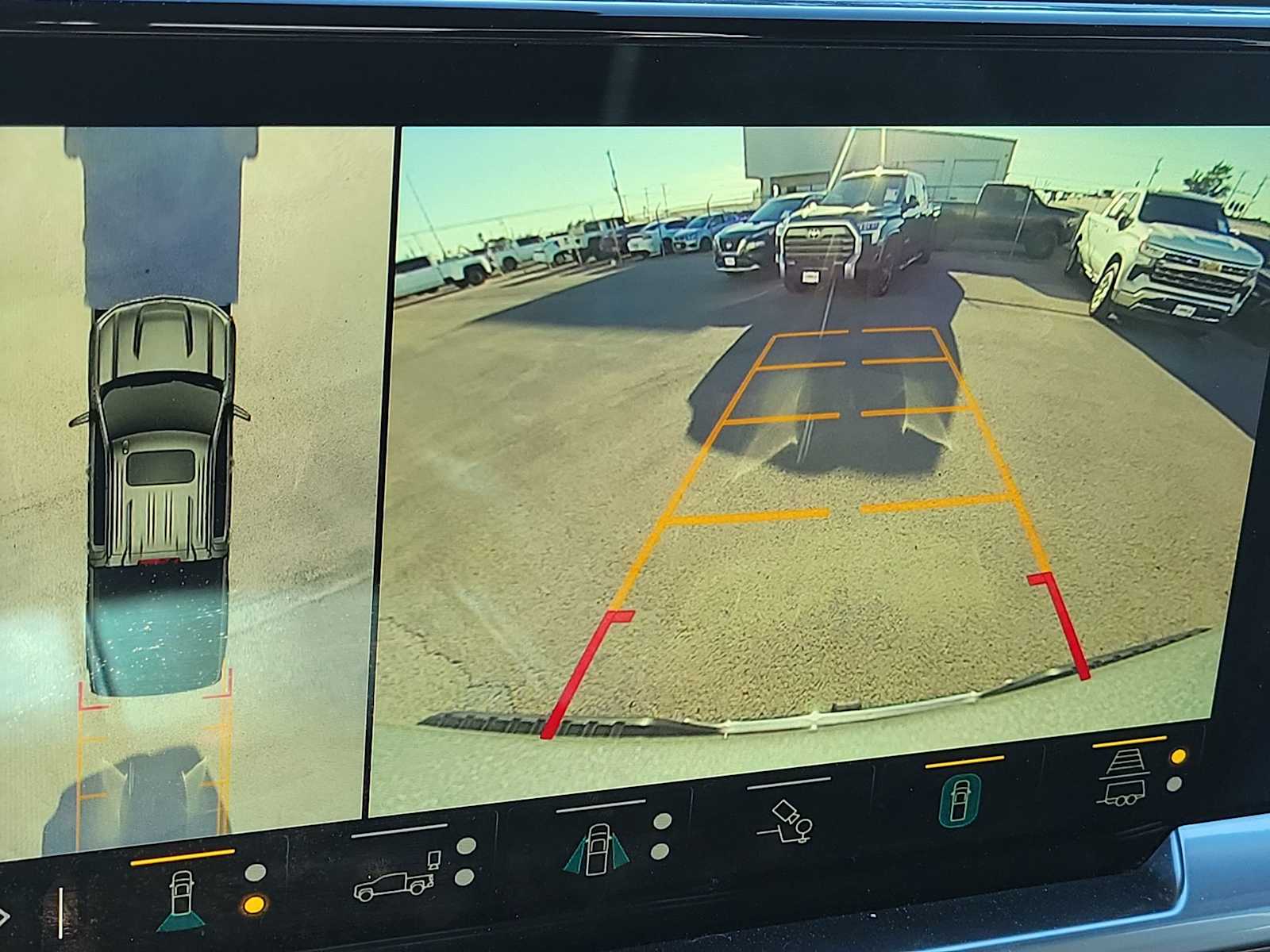 Thumbnail: 2023 Chevrolet Silverado 1500 - 24