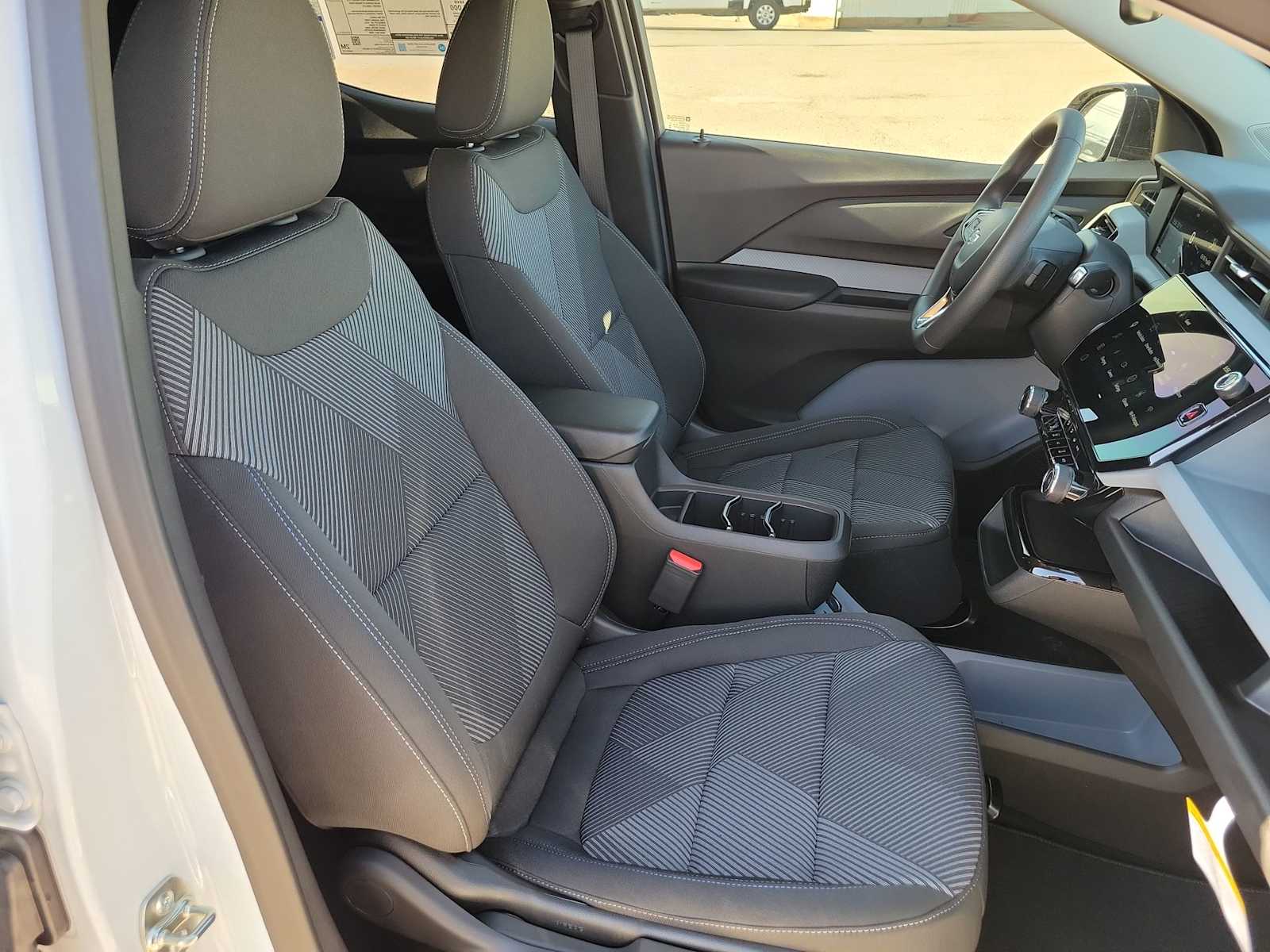 Thumbnail: 2027 Chevrolet Bolt EV - 18