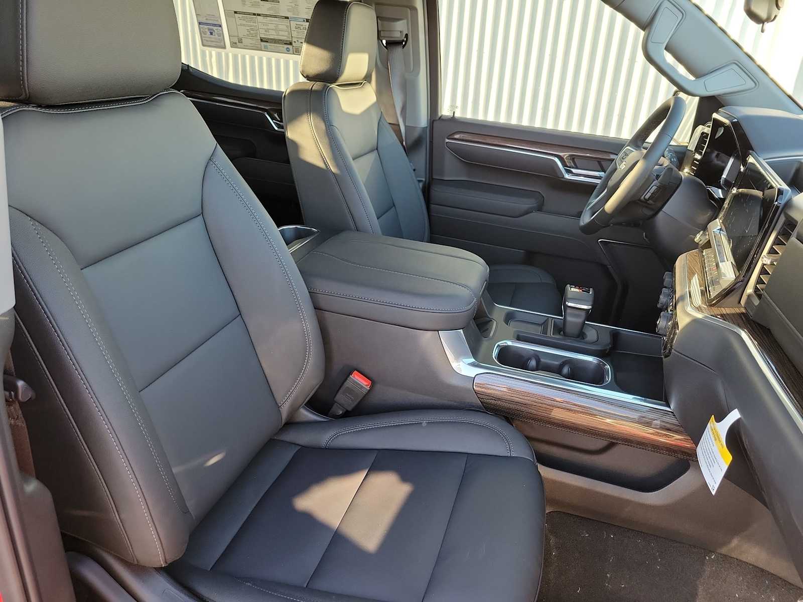 Thumbnail: 2026 Chevrolet Silverado 1500 - 22