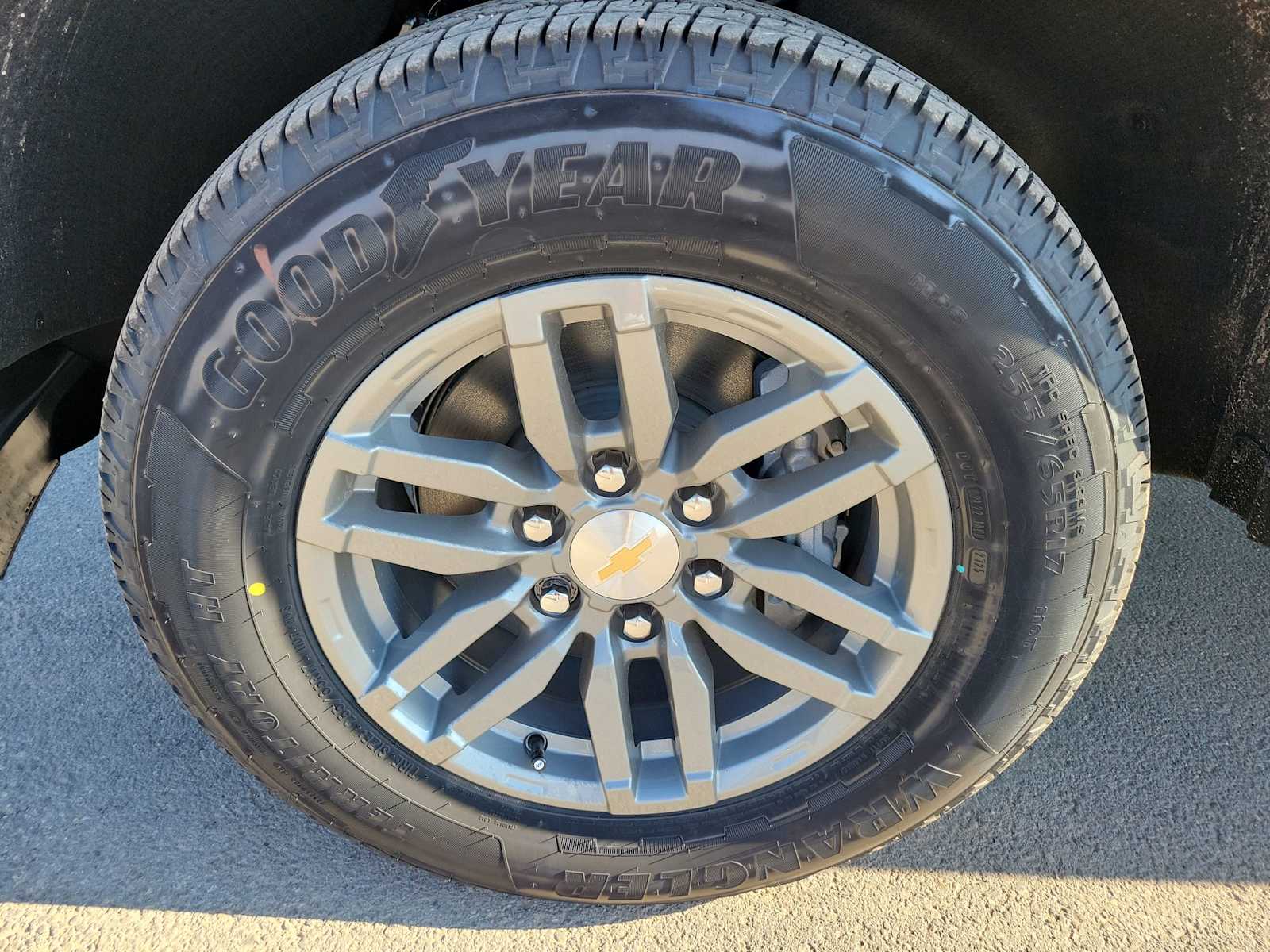 Thumbnail: 2026 Chevrolet Colorado - 16