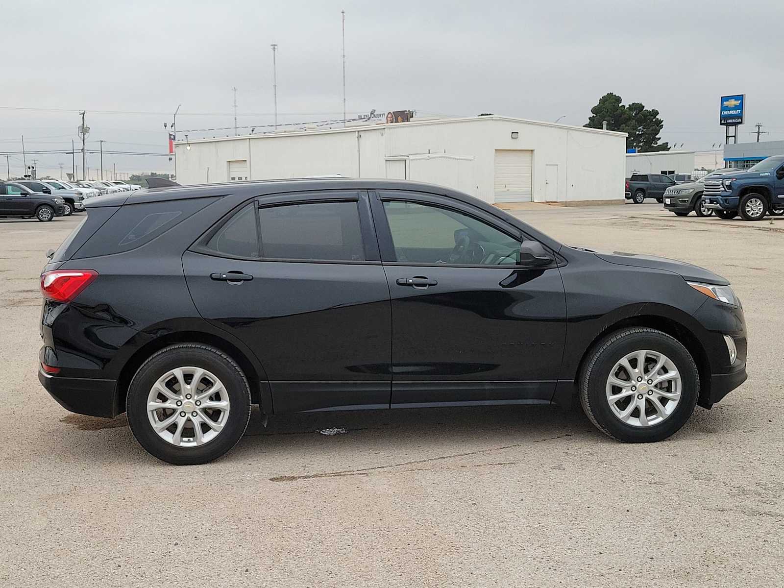 Thumbnail: 2018 Chevrolet Equinox - 9