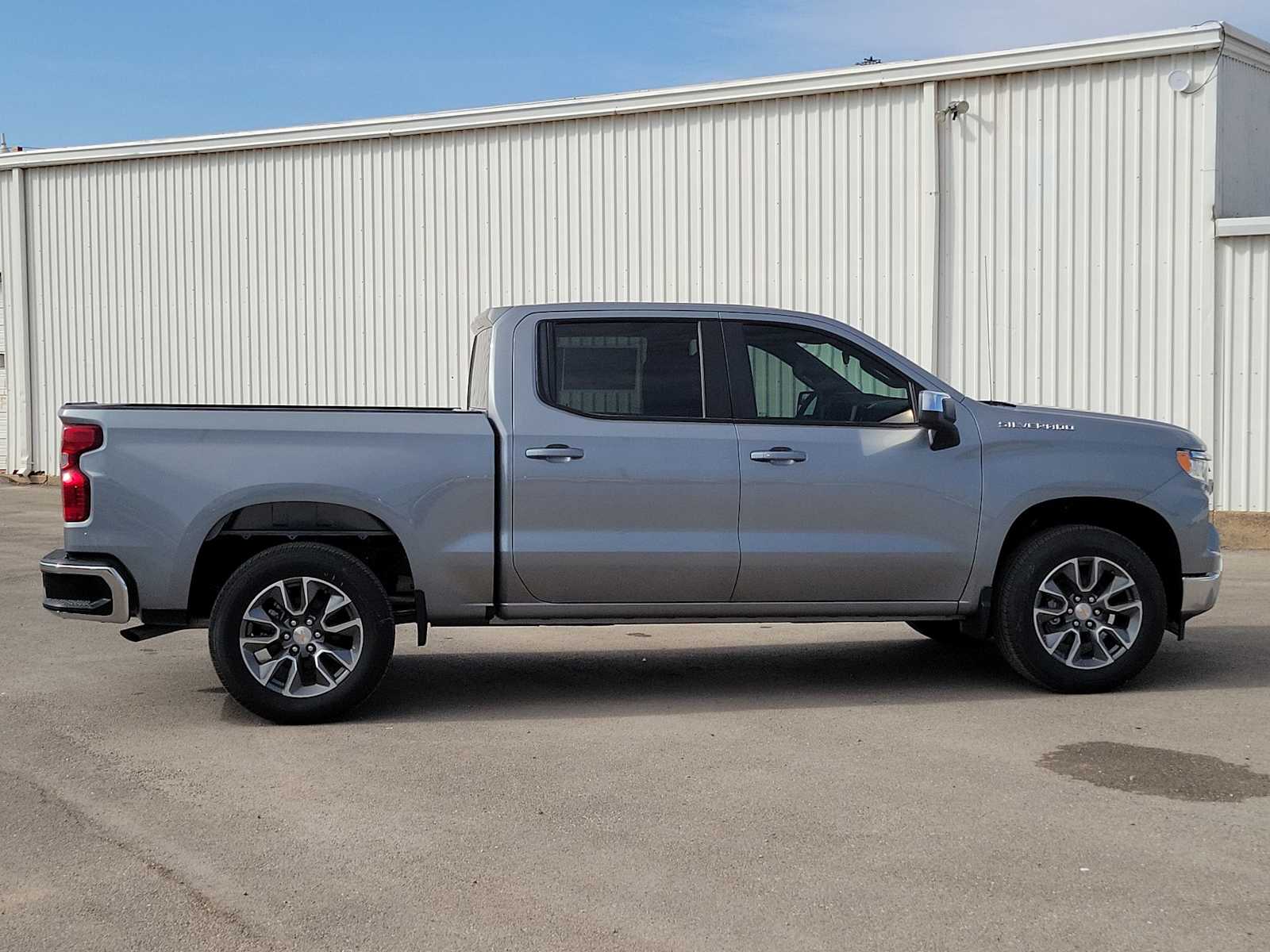 Thumbnail: 2026 Chevrolet Silverado 1500 - 9