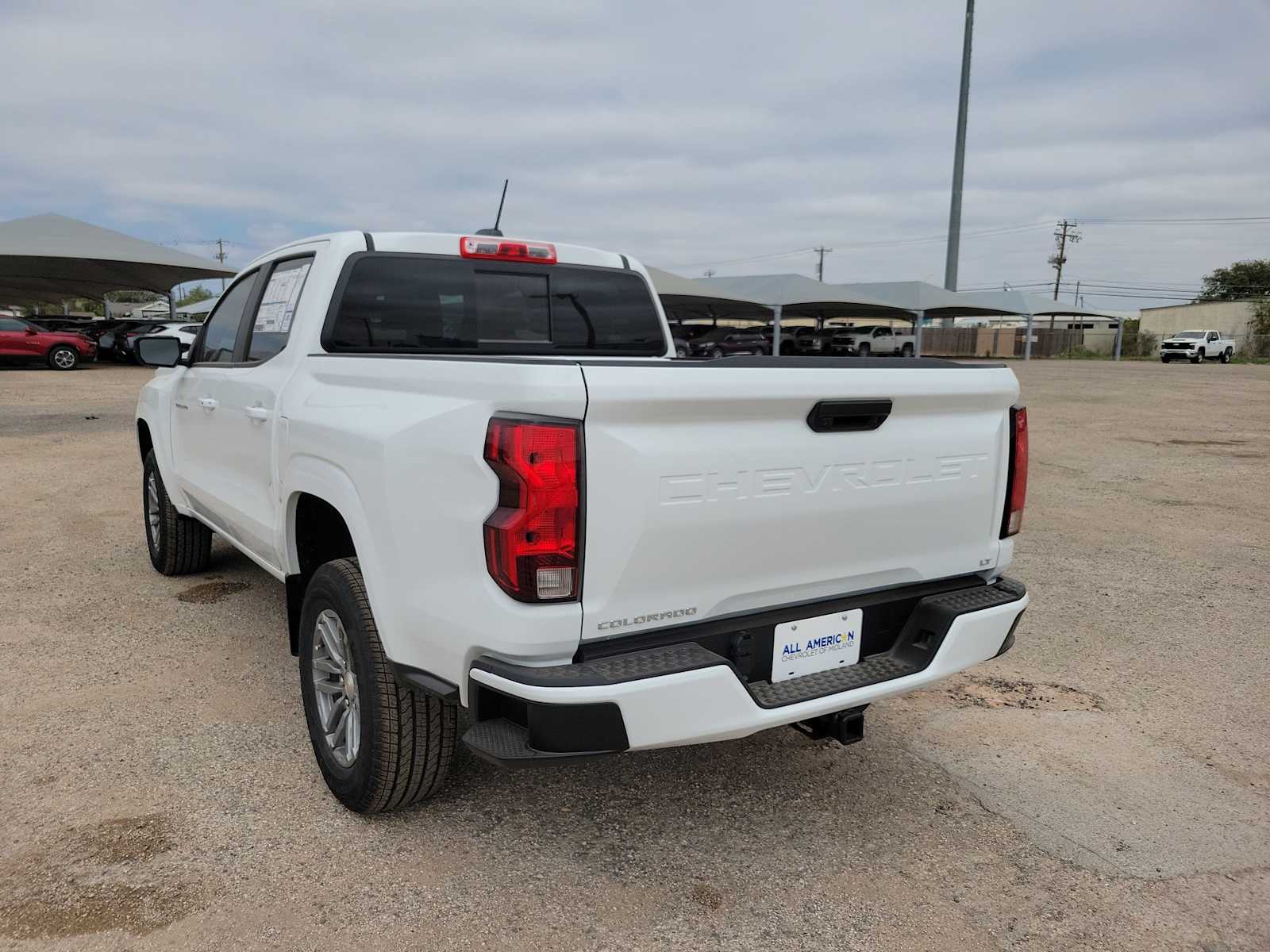 Thumbnail: 2024 Chevrolet Colorado - 12