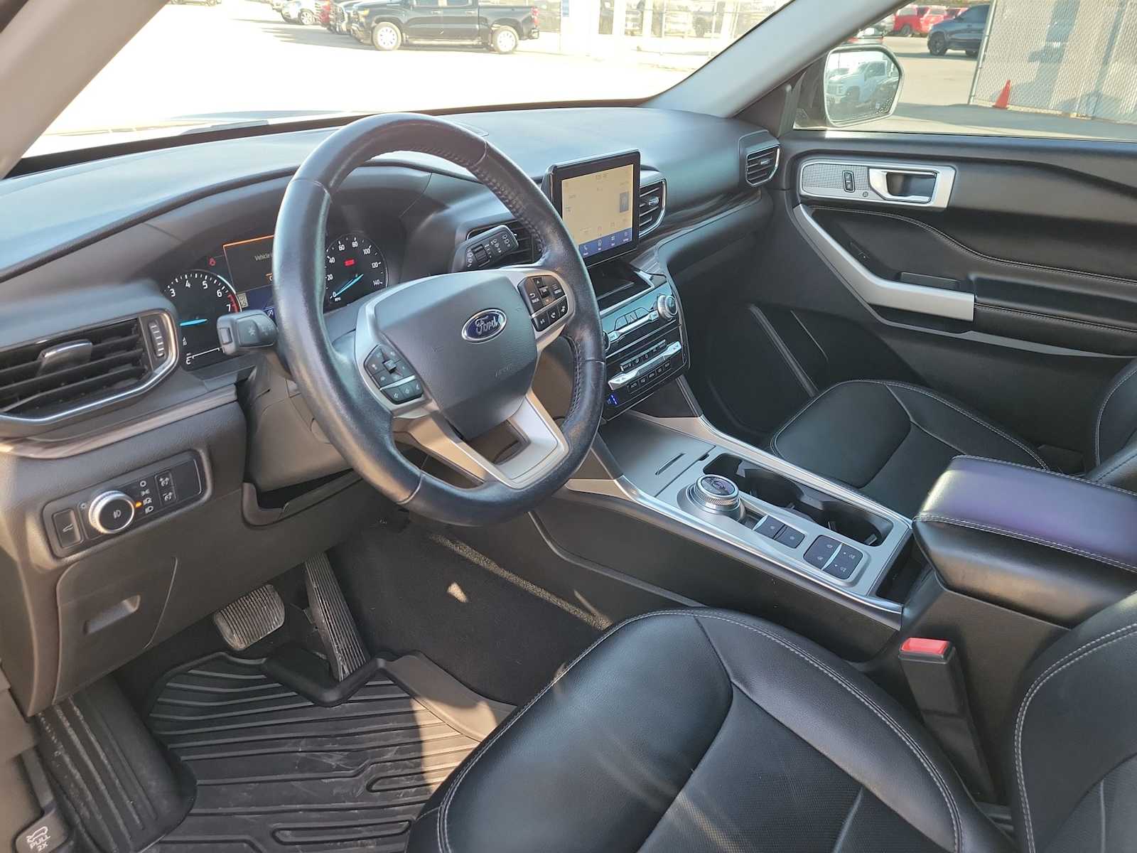 Thumbnail: 2022 Ford Explorer - 10