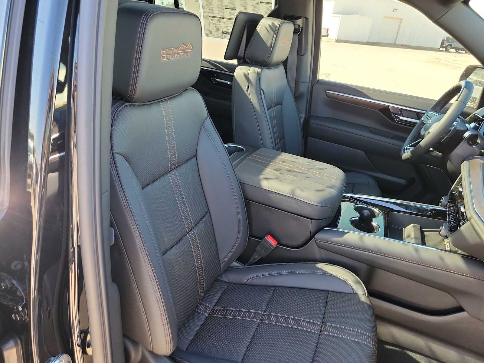 Thumbnail: 2026 Chevrolet Tahoe - 18