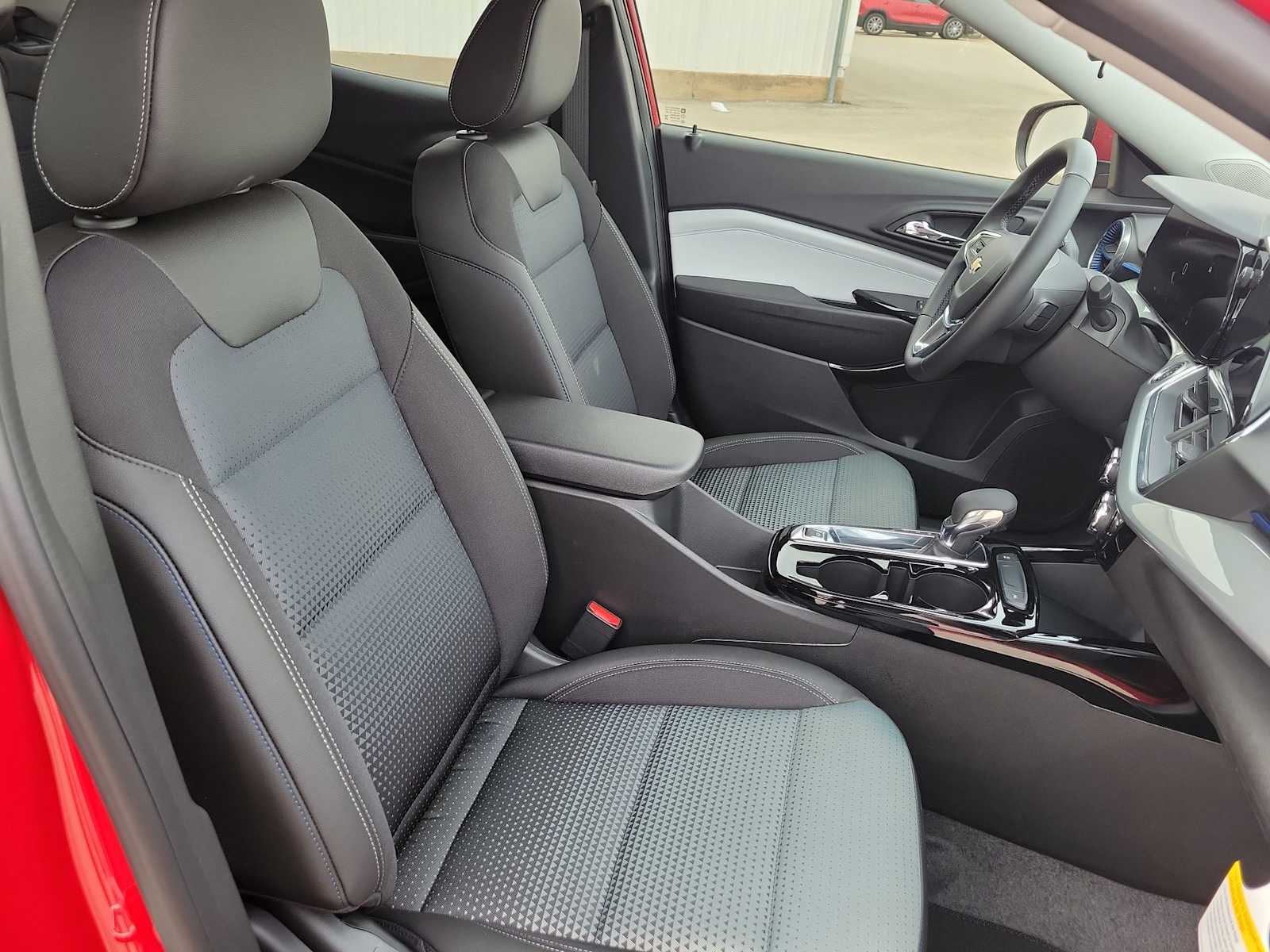 Thumbnail: 2026 Chevrolet Trax - 22