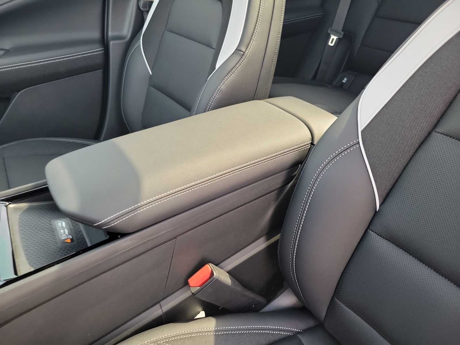 Thumbnail: 2025 Chevrolet Blazer EV - 24