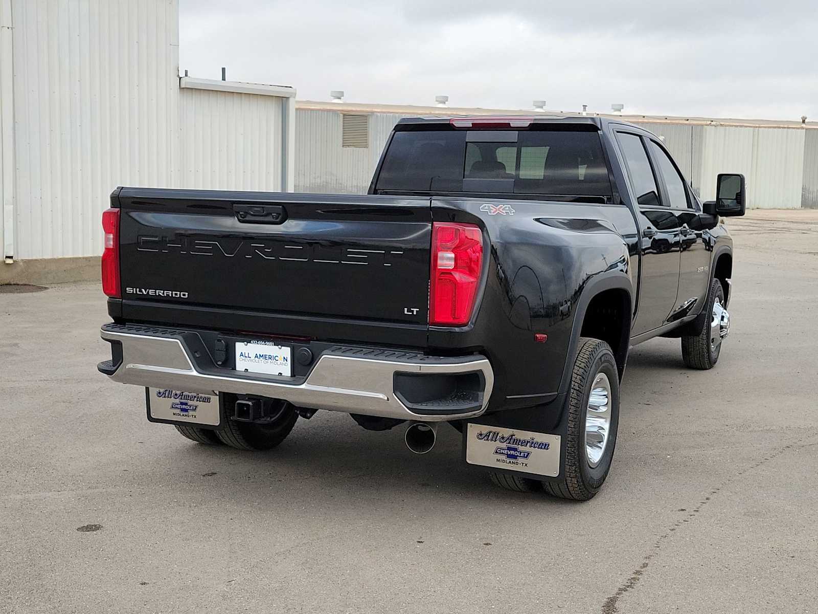 Thumbnail: 2026 Chevrolet Silverado 3500 - 8