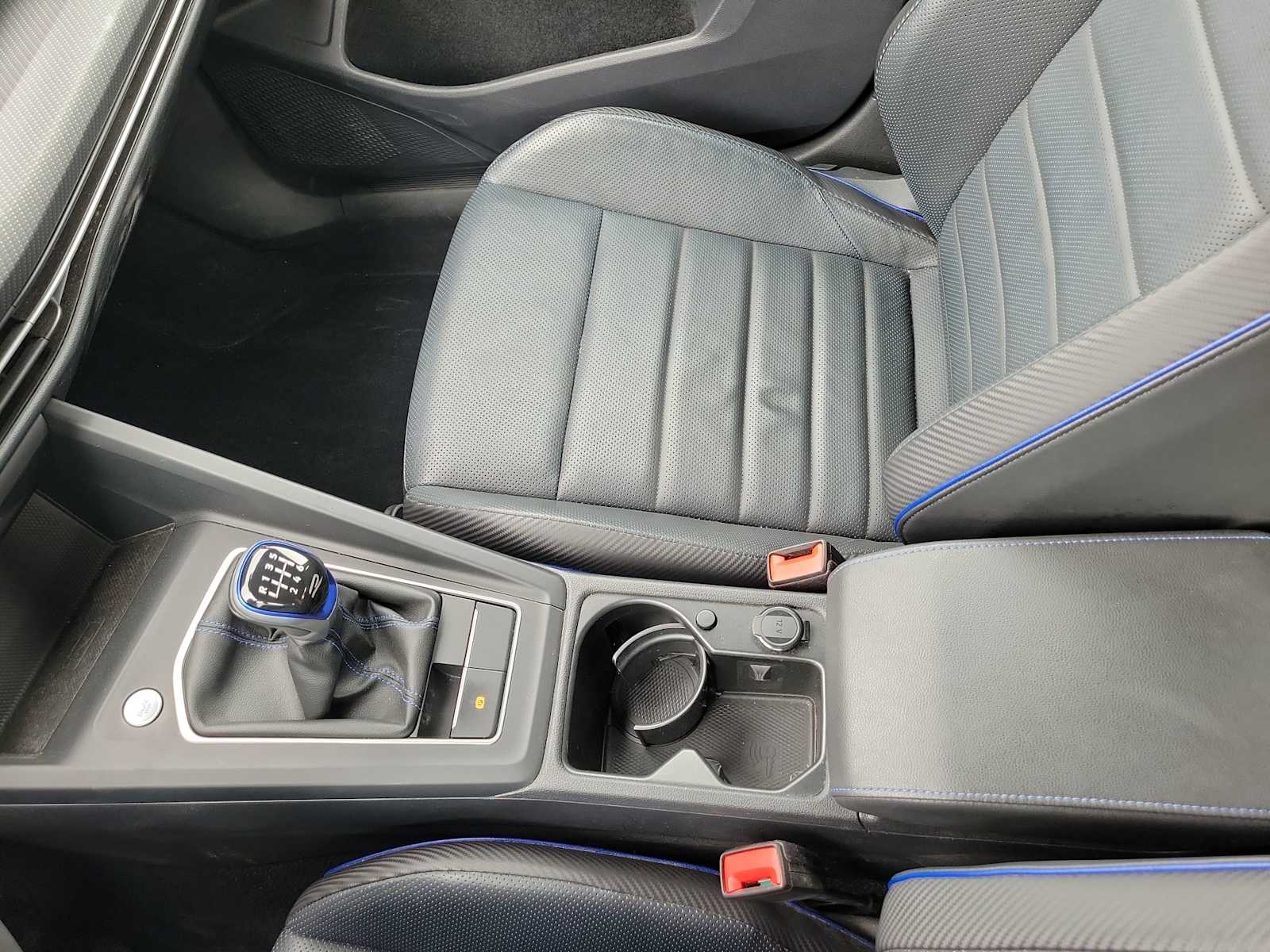 Thumbnail: 2022 Volkswagen Golf - 20