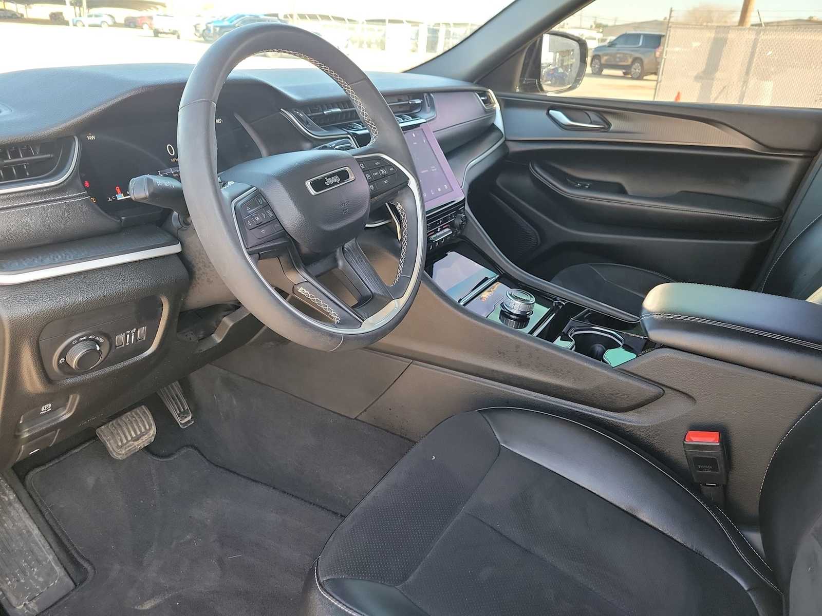 Thumbnail: 2023 Jeep Grand Cherokee - 10