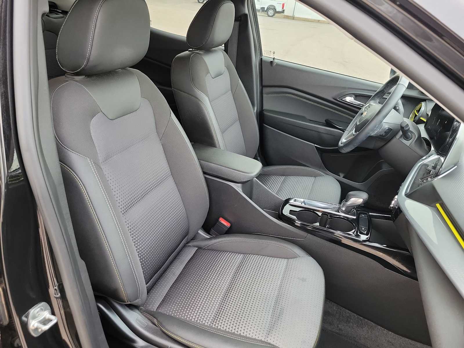 Thumbnail: 2025 Chevrolet Trax - 18