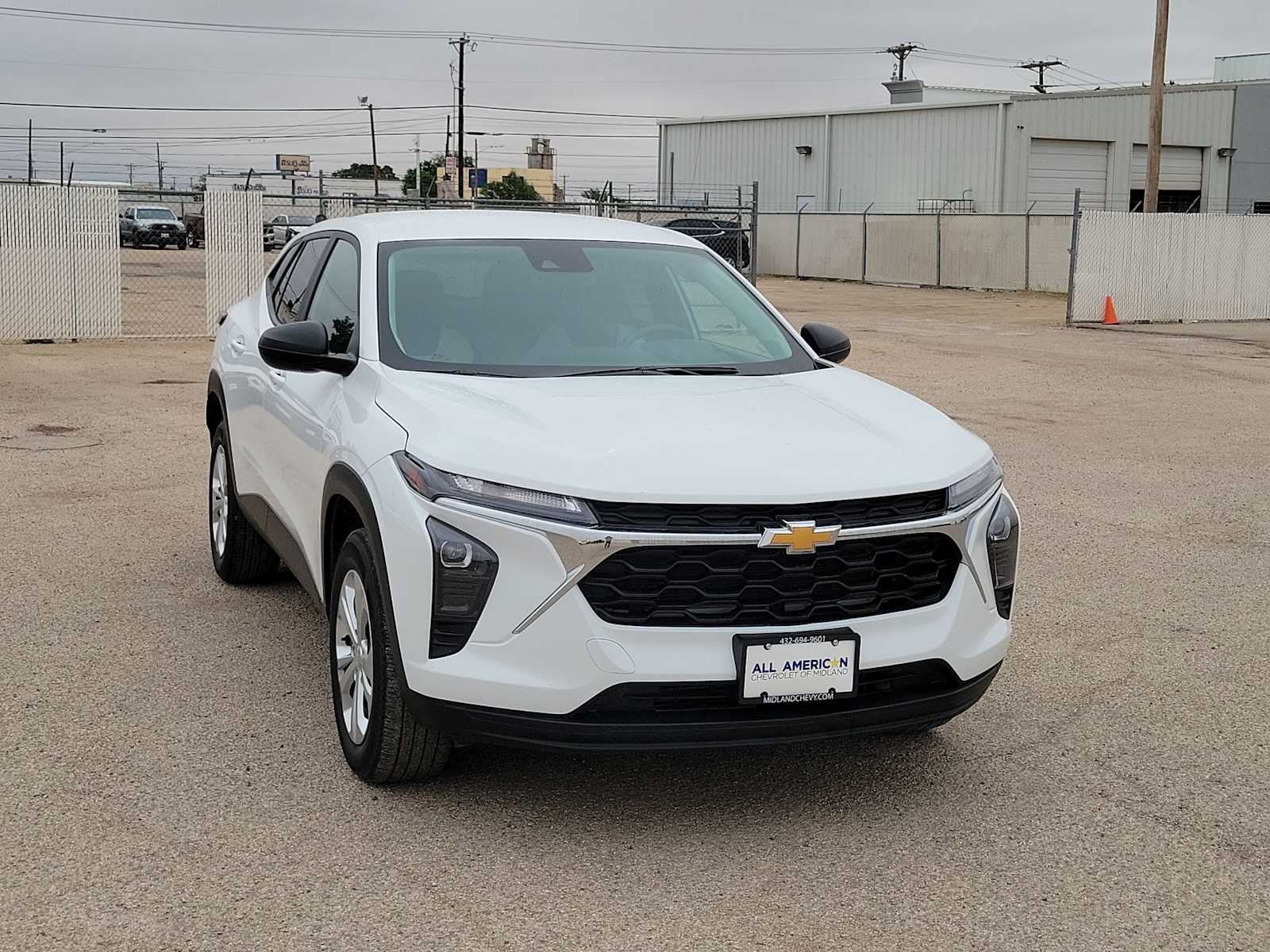 Thumbnail: 2024 Chevrolet Trax - 2