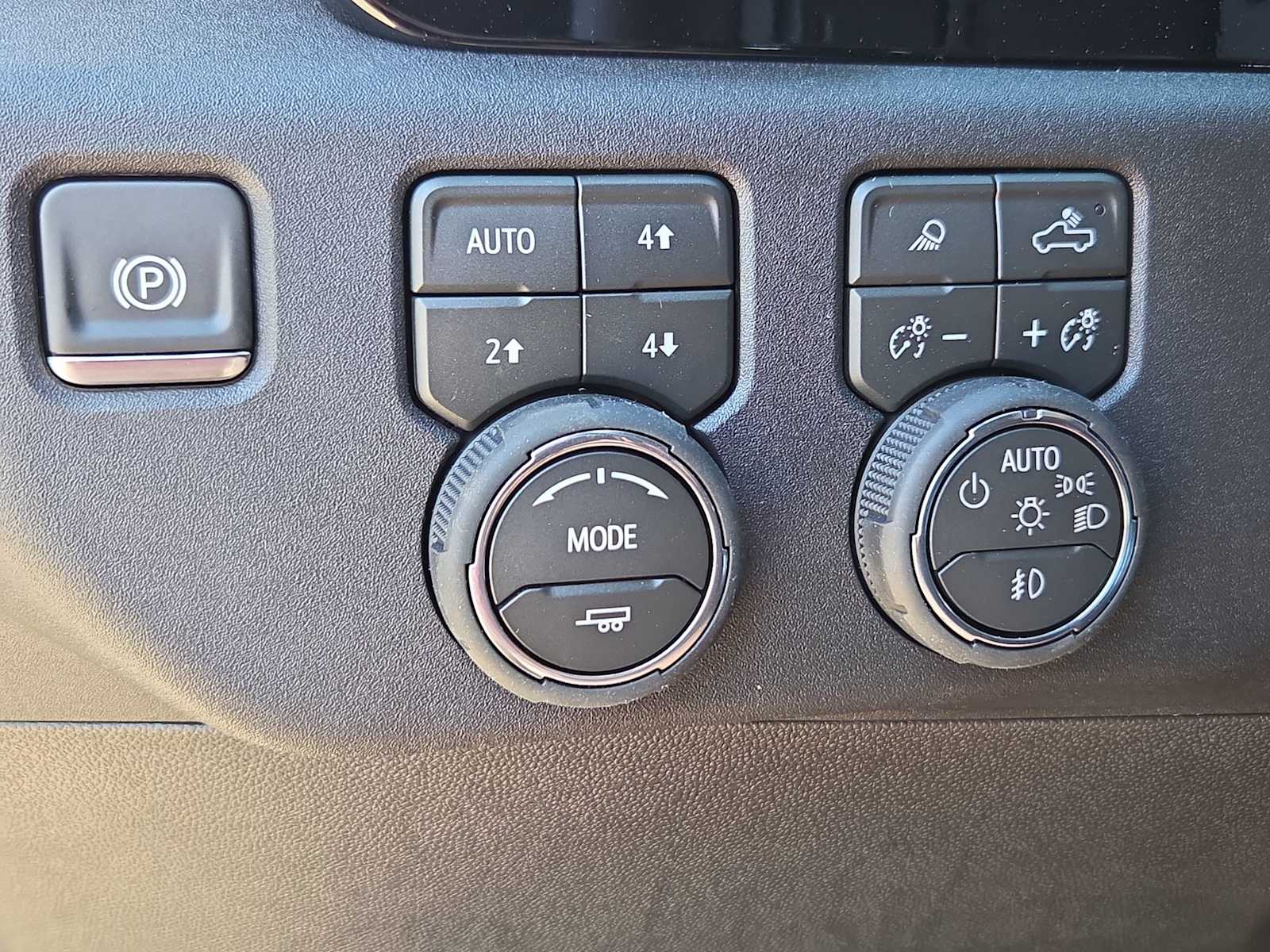 Thumbnail: 2026 Chevrolet Silverado 3500 - 27