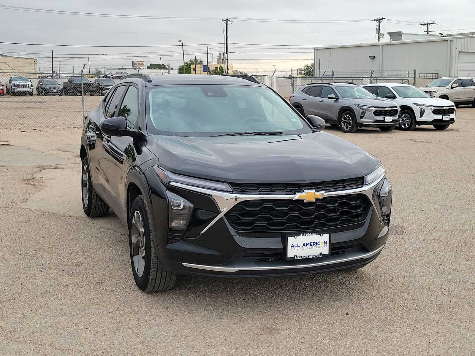 Thumbnail: 2025 Chevrolet Trax - 2