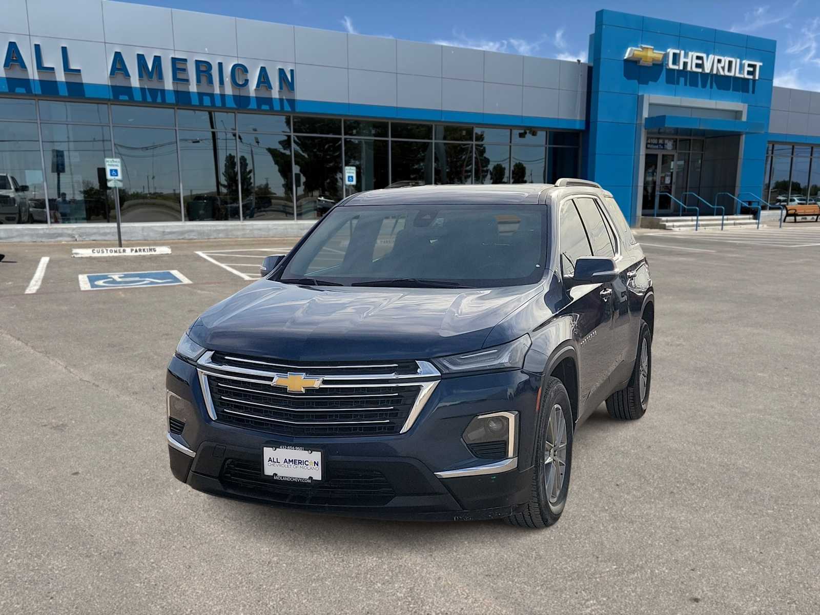 Thumbnail: 2023 Chevrolet Traverse - 1