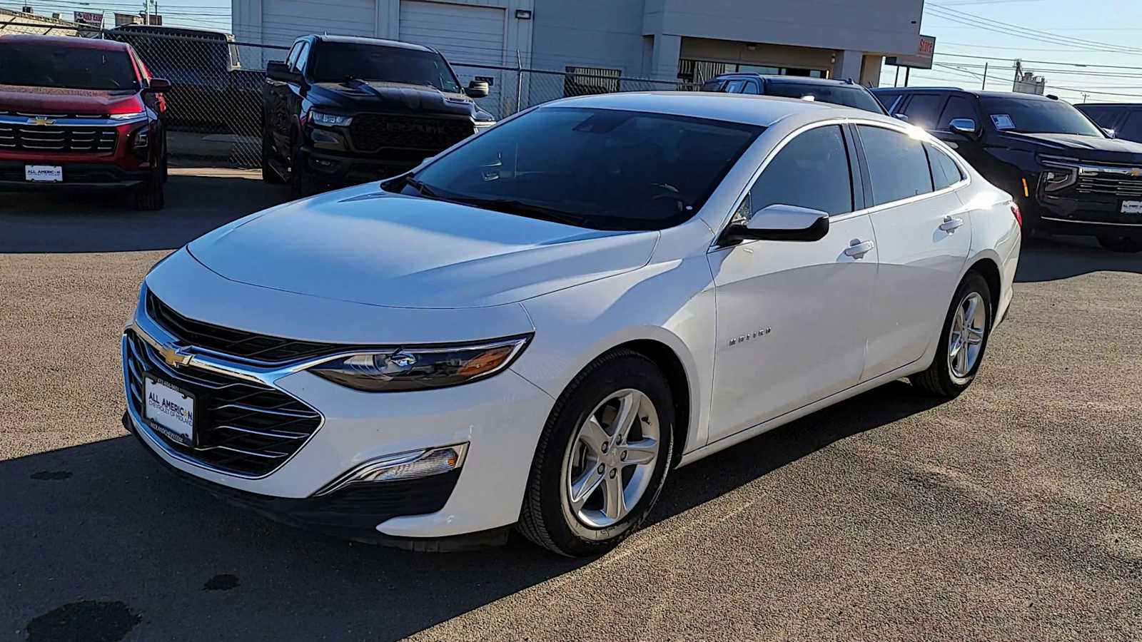 Thumbnail: 2024 Chevrolet Malibu - 4