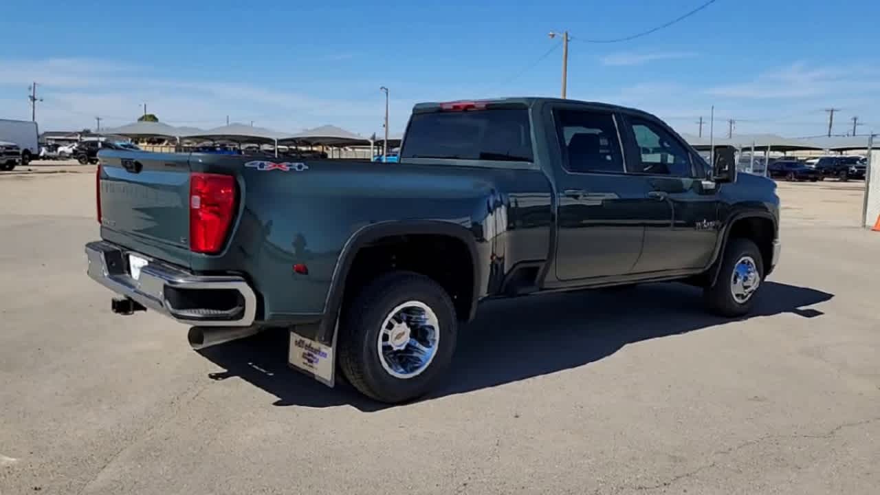 Thumbnail: 2026 Chevrolet Silverado 3500 - 4
