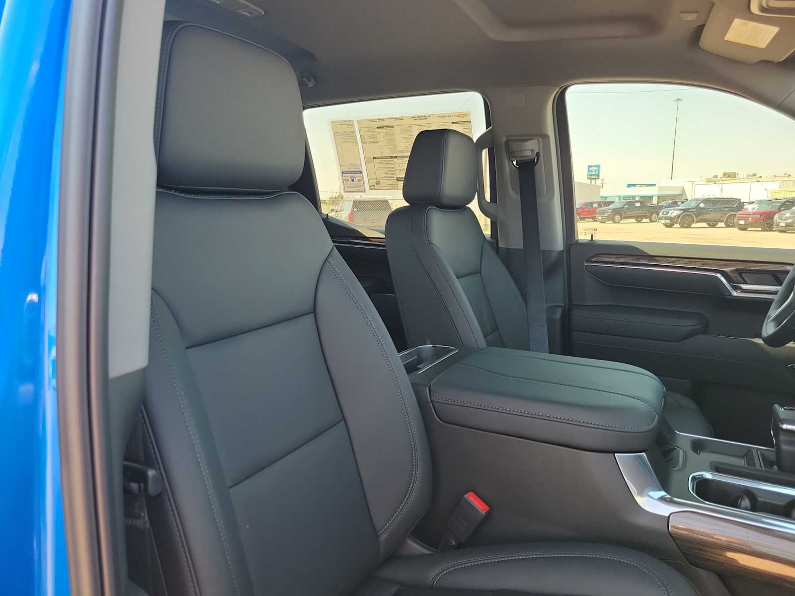Thumbnail: 2025 Chevrolet Silverado 1500 - 22
