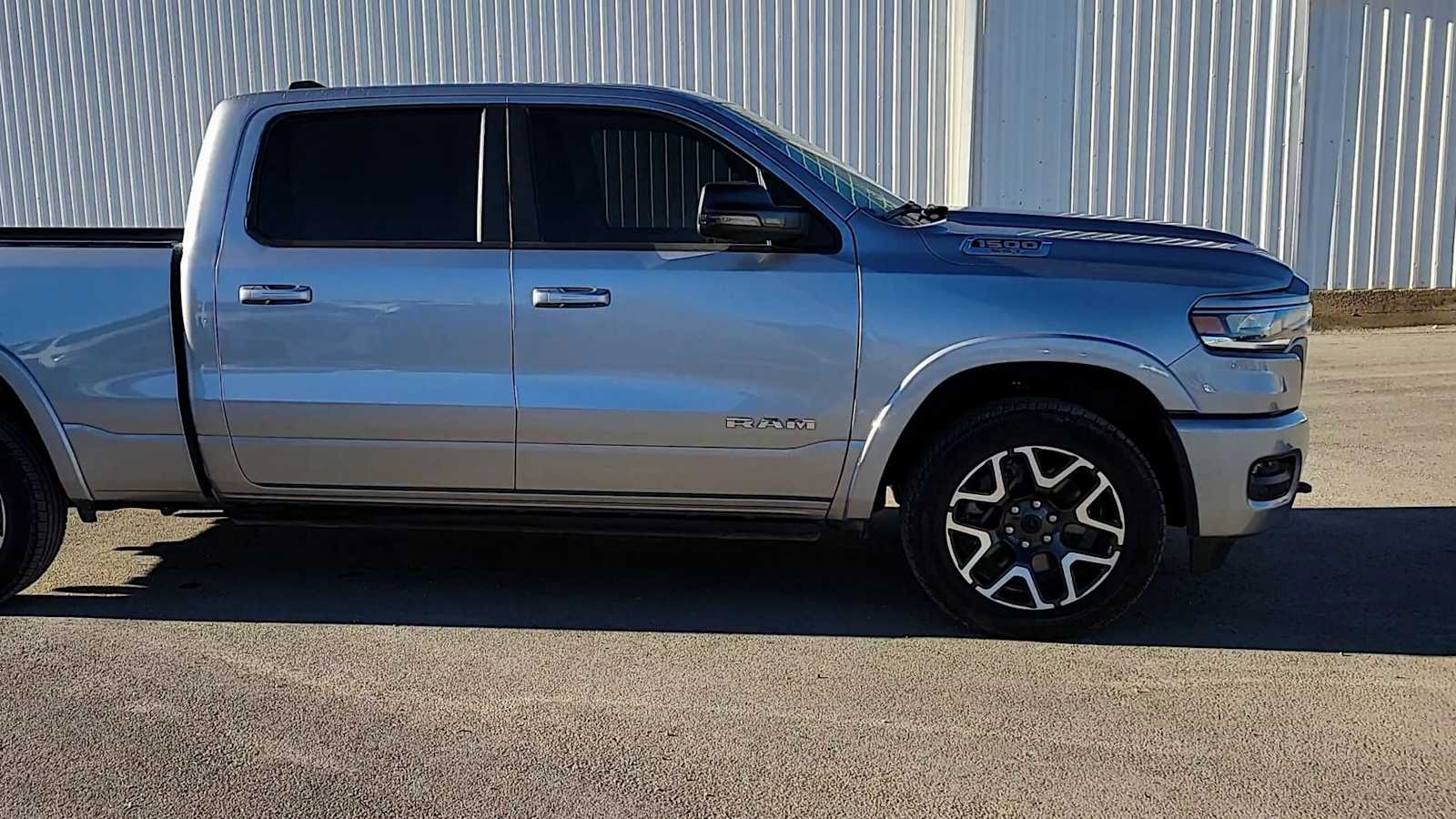 Thumbnail: 2025 RAM 1500 - 9