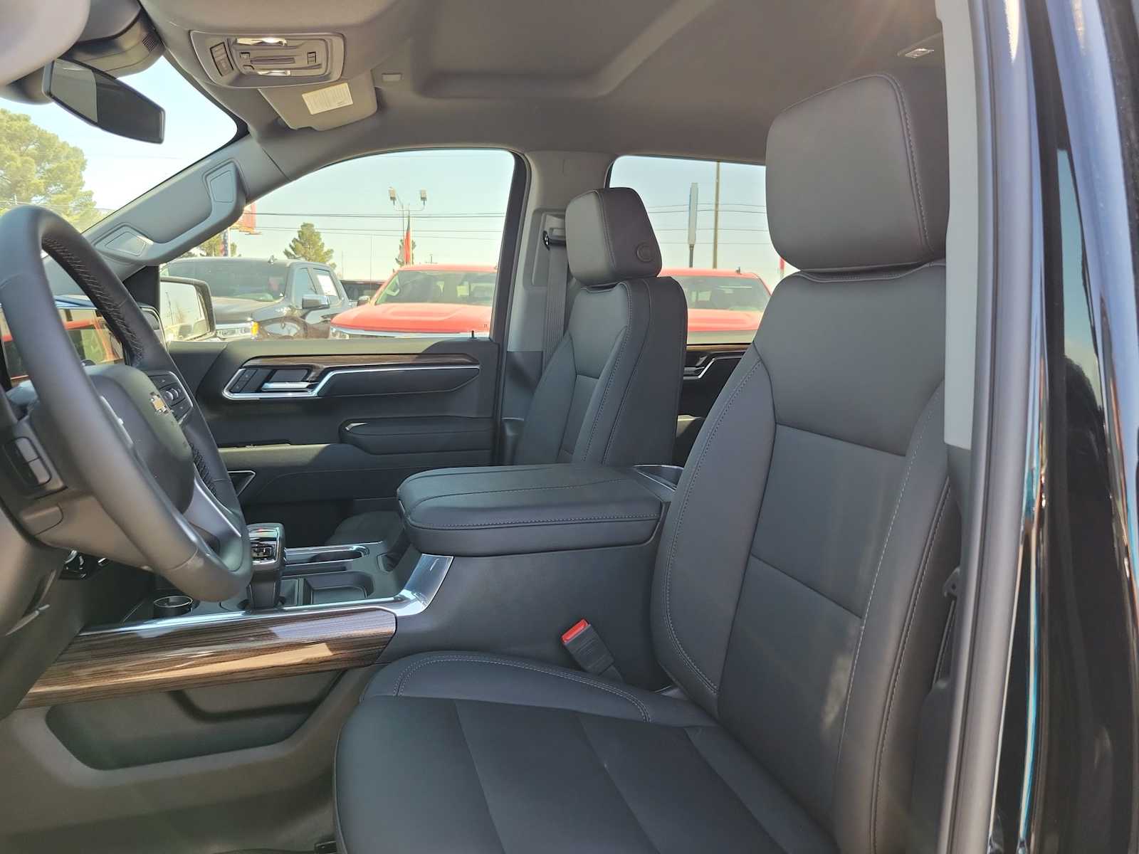 Thumbnail: 2025 Chevrolet Silverado 1500 - 19