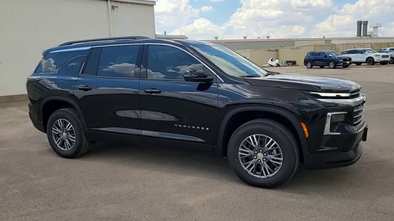 Thumbnail: 2026 Chevrolet Traverse - 2