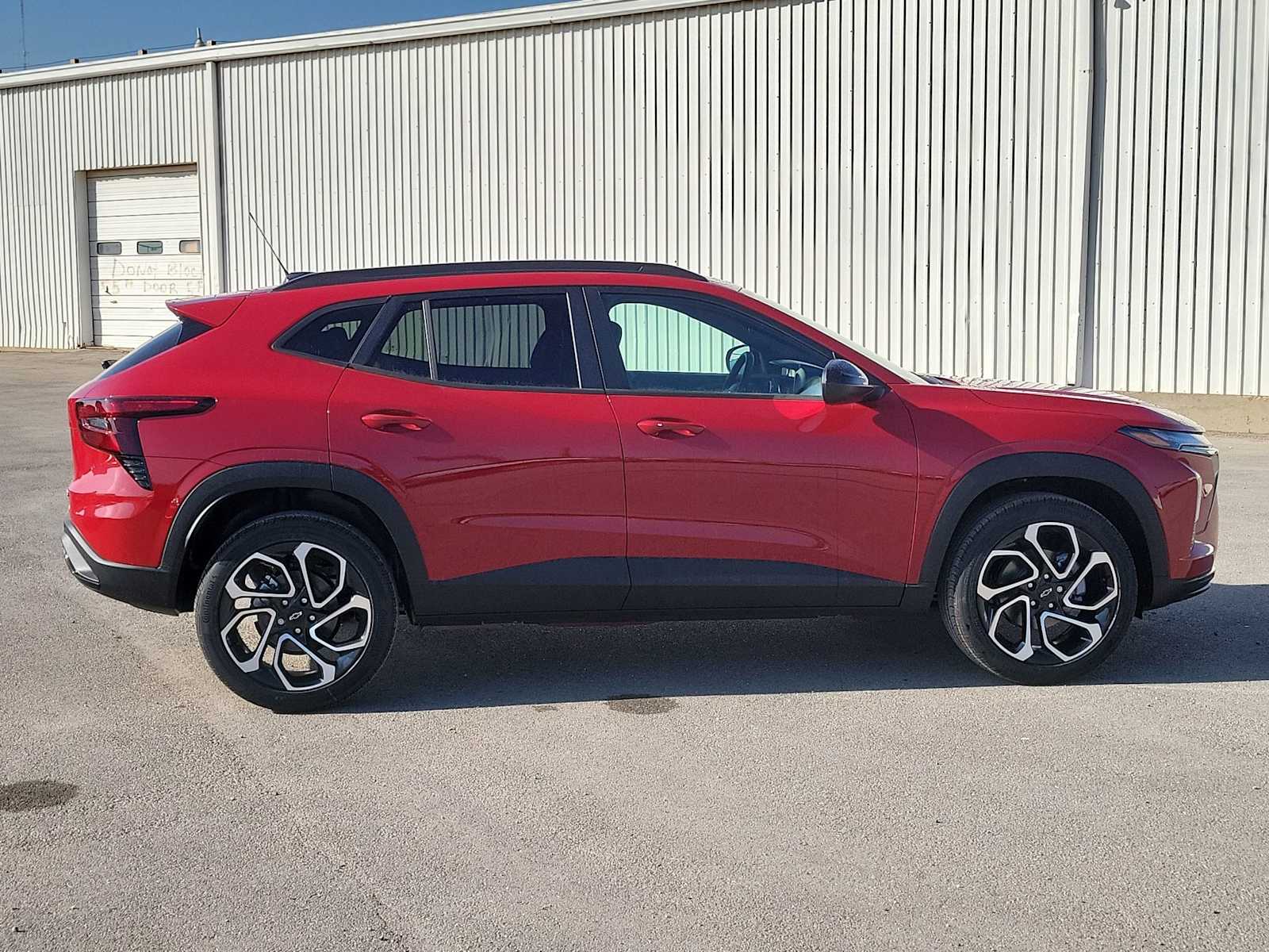 Thumbnail: 2026 Chevrolet Trax - 9